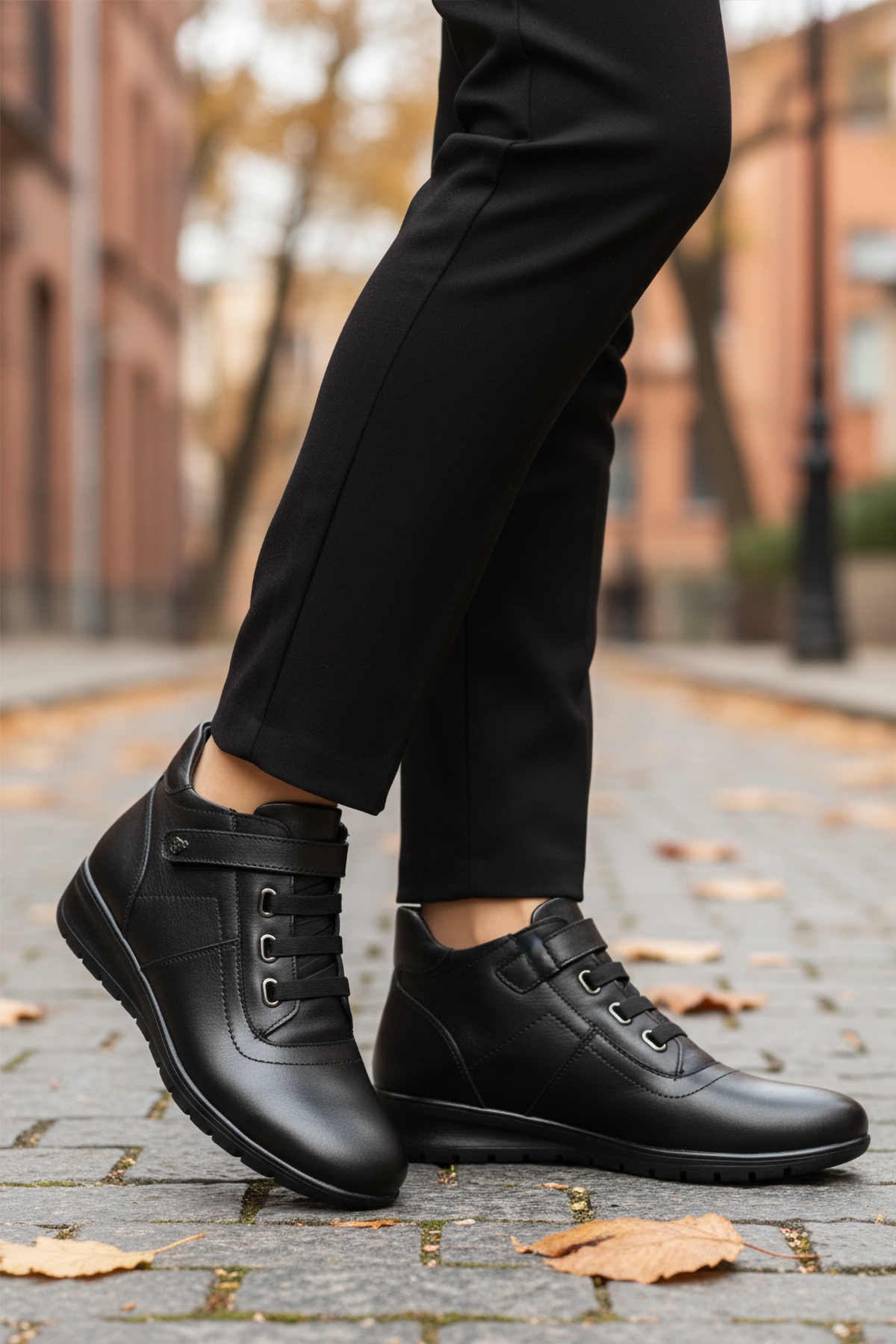 Siyah Hakiki Deri Cırtlı Anatomik Kadın Bot PLV1540 Z - Görsel 4