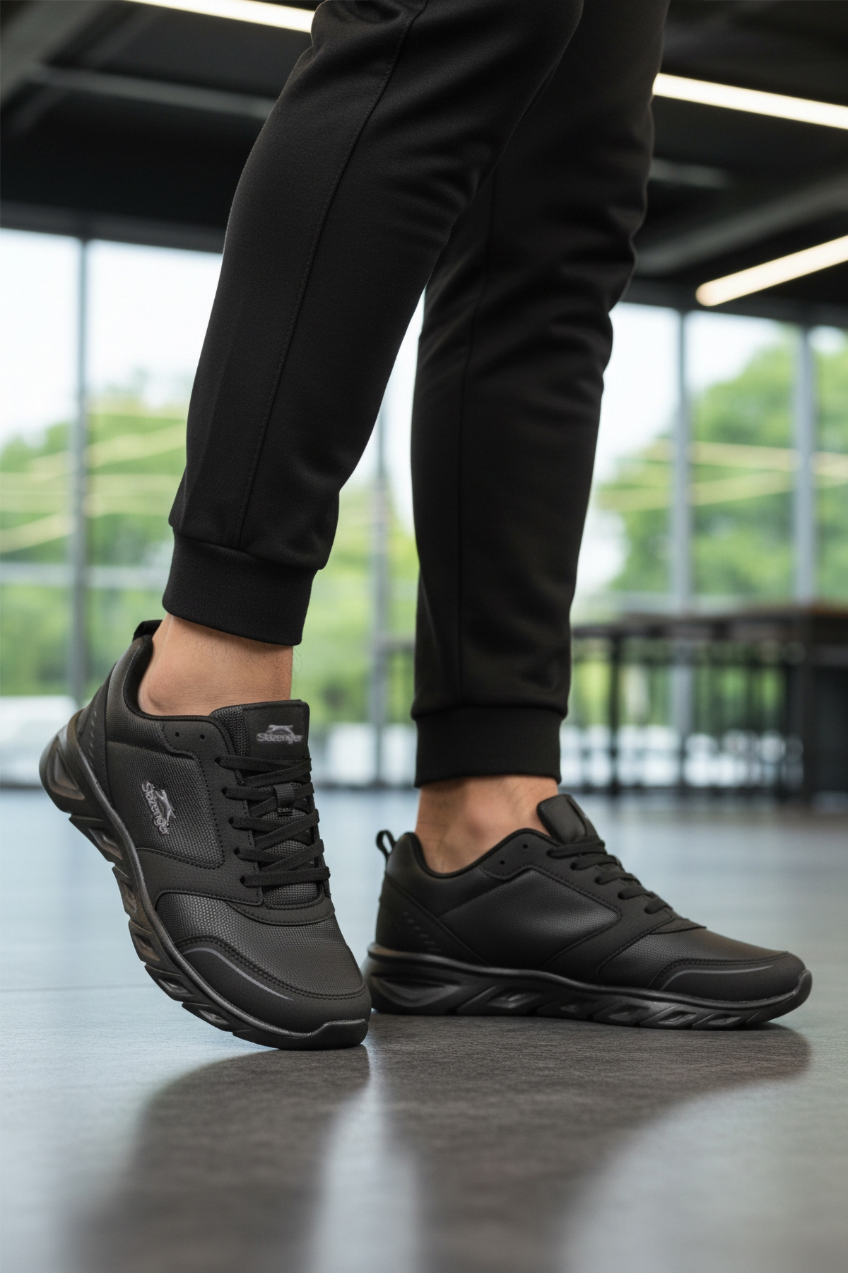 Siyah Bağcıklı Hafif Esnek Cilt Erkek Spor Ayakkabı Epic M - Görsel 4