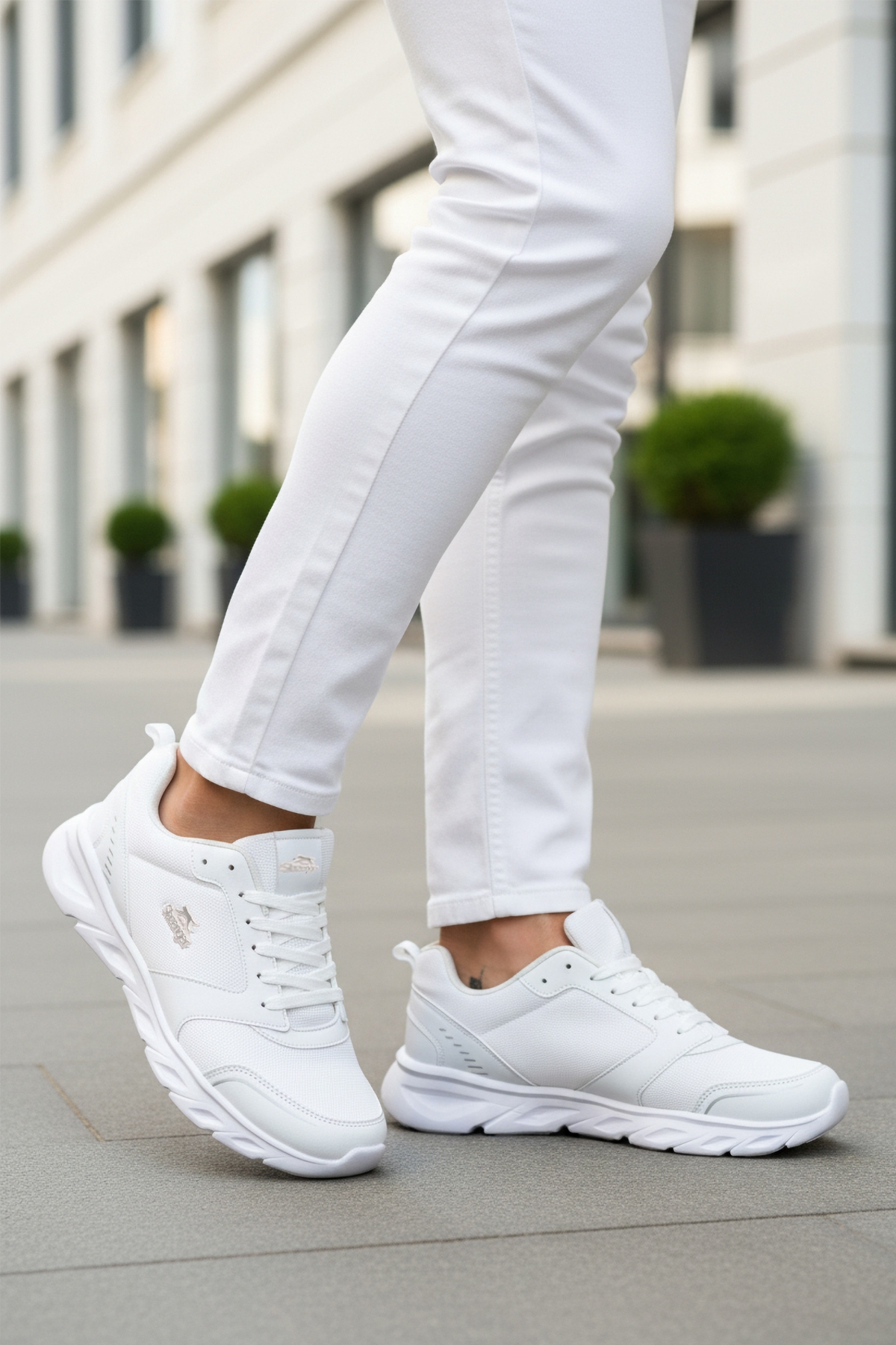 Beyaz Bağcıklı Hafif Esnek Cilt Erkek Spor Ayakkabı Epic M - Görsel 4