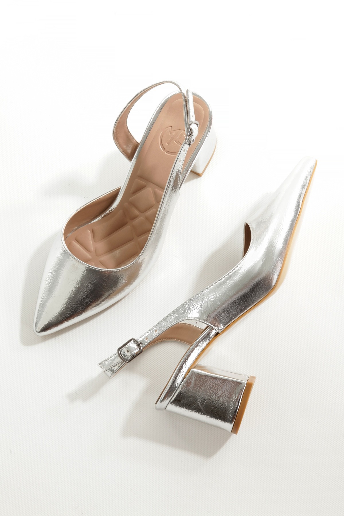 Gümüş Abiye Ayakkabı Kalın Kısa Topuklu Önü Kapalı Stiletto Verlik - Görsel 2
