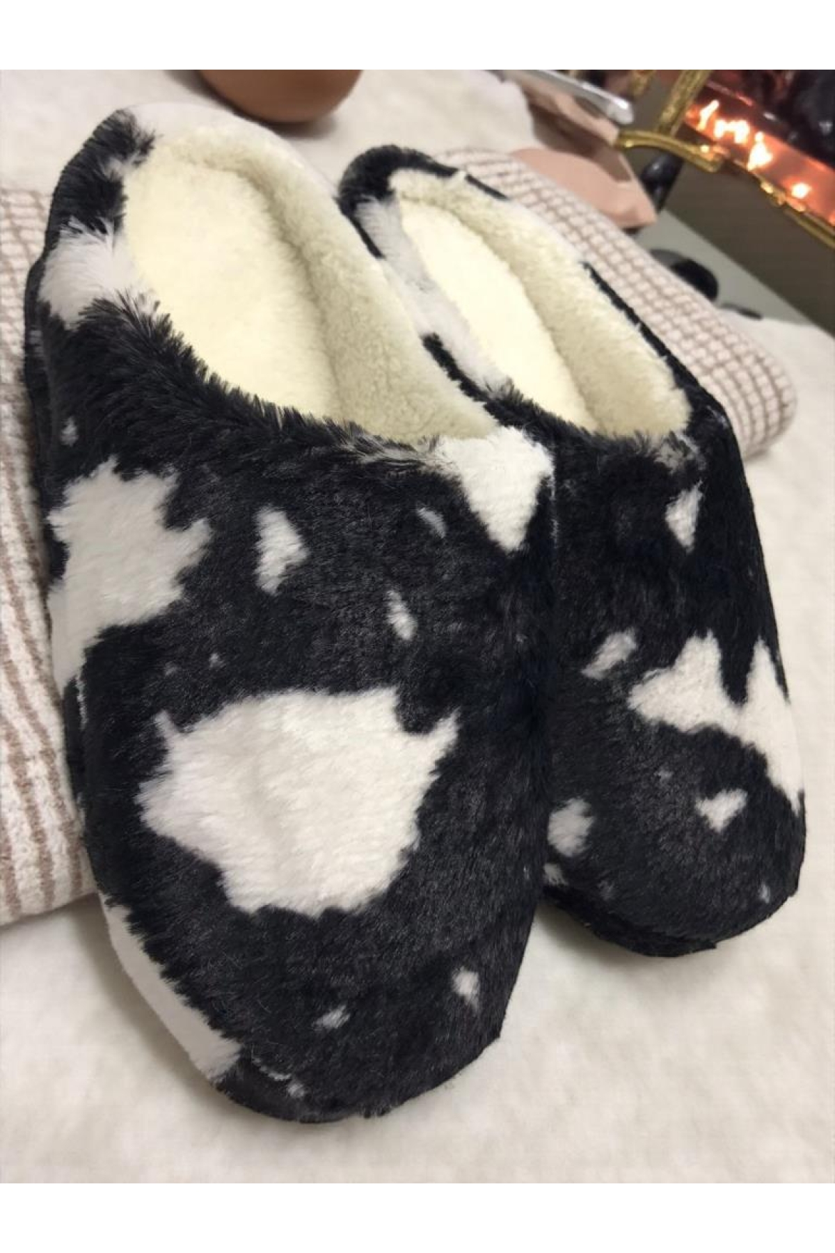 Kadın Tüylü Pofuduk Ev Terliği Ses Yapmayan Yumuşak Rahat Kauçuk Taban İçi Yünlü Kışlık Terlik - Görsel 3