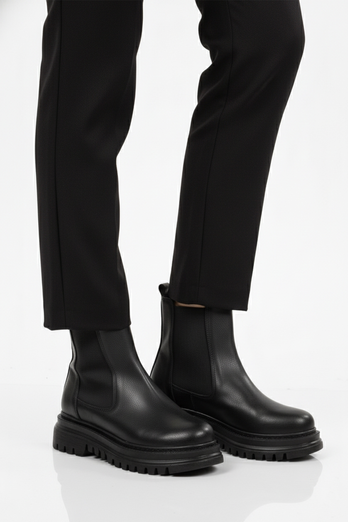 Siyah Cilt Kürklü Kolay Giyilebilir Kaymaz Kadın Chelsea Bot 473093 Z - Görsel 2