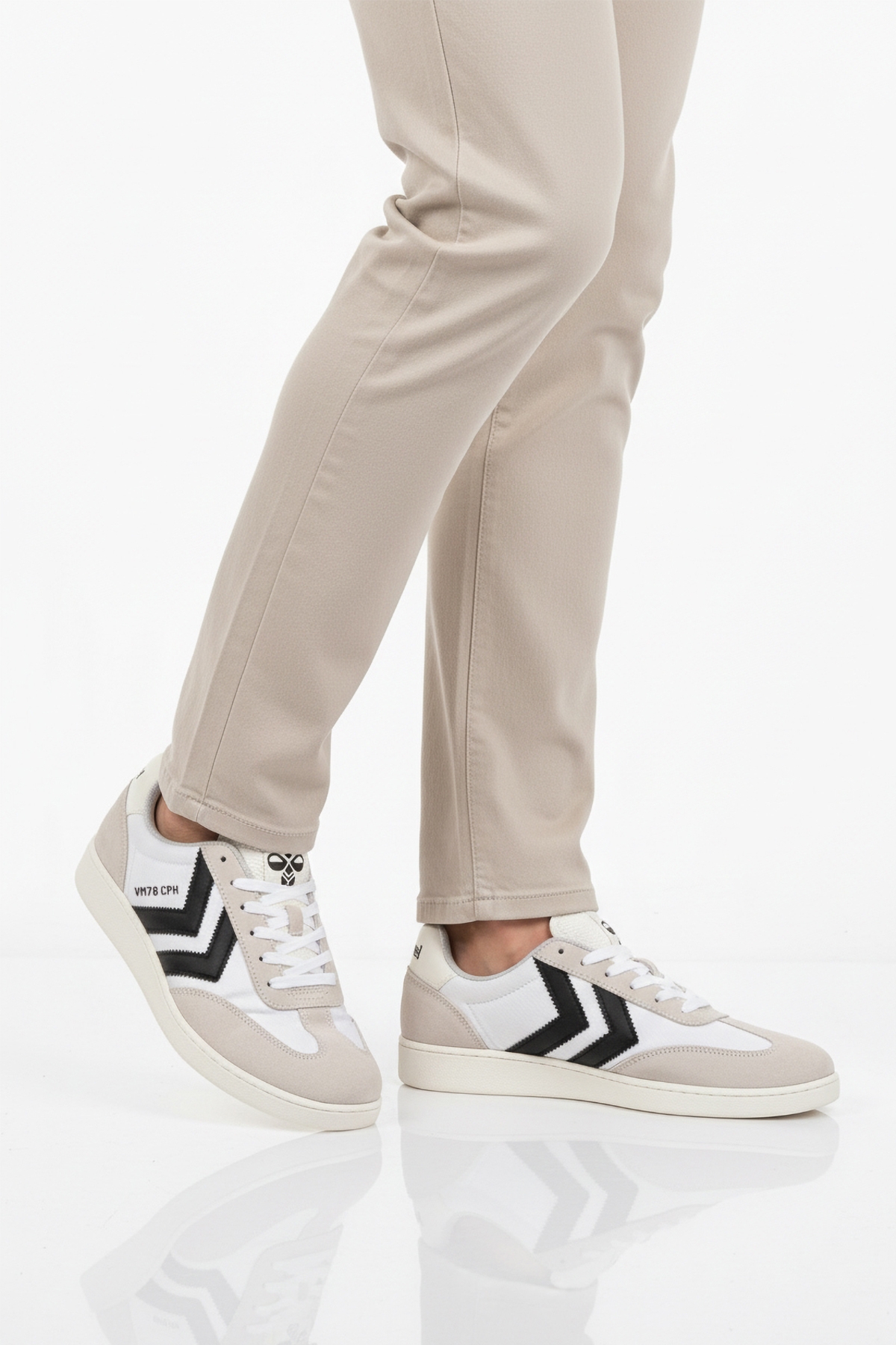 Beyaz Kaymaz Süet Detaylı Esnek Hafif Unisex Sneaker 227912 VM78 CPH RS - Görsel 2