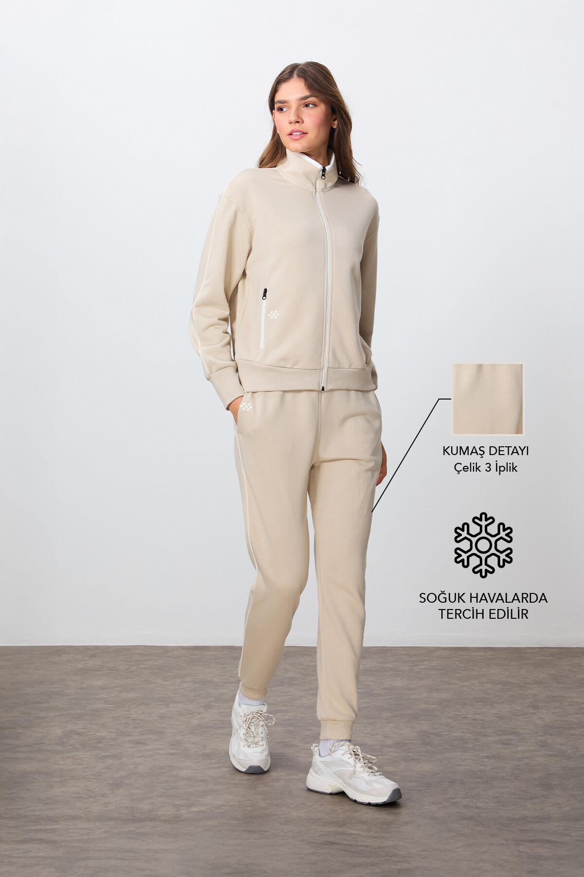 TOMMYLIFEBej Kompakt Pamuklu Kalın Pürüzsüz Dokulu Dik Yaka Oversize Fit Kadın Eşofman Takım - 95340