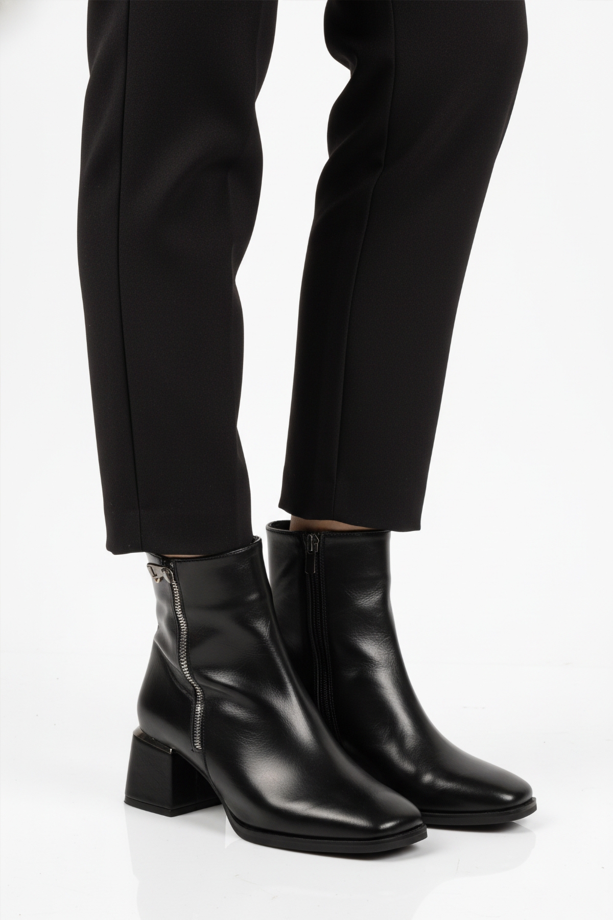 Siyah Parlak İçi Polarlı Fermuarlı Topuklu Kadın Bot PC-54000 Z - Görsel 2
