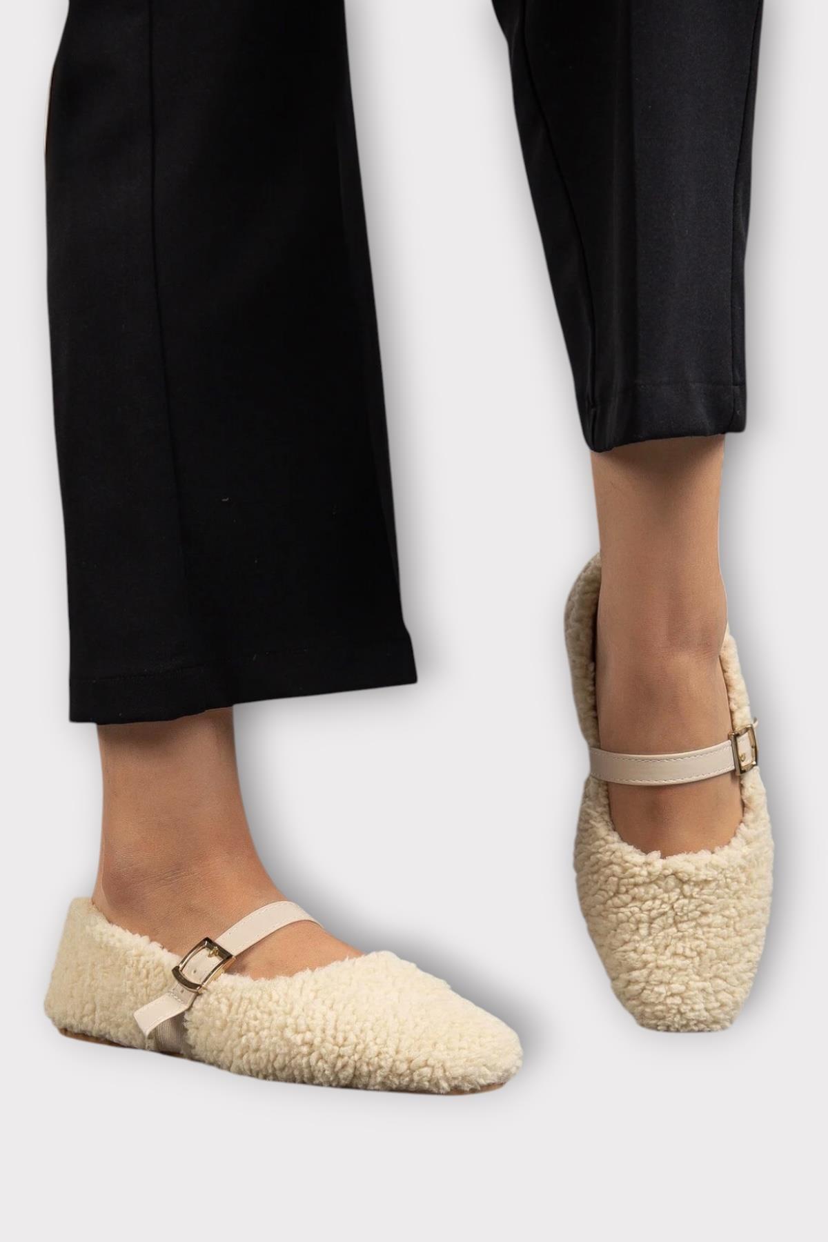 Yumuşak Peluş Ses Yapmaz Hafif Taban Kemerli Kadın Ev Babeti Panduf KREM - Görsel 2