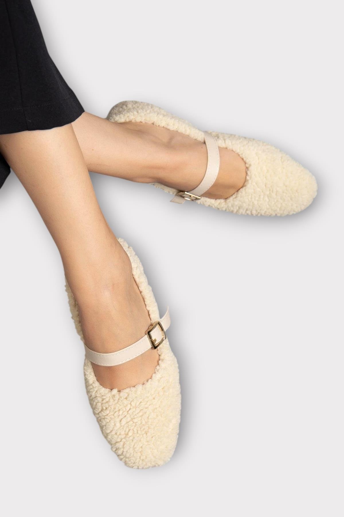 Yumuşak Peluş Ses Yapmaz Hafif Taban Kemerli Kadın Ev Babeti Panduf KREM - Görsel 3