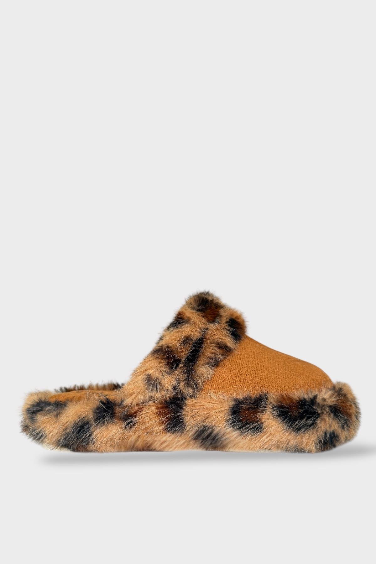 Peluş Detaylı Kadın Ev Terliği TABA - Görsel 3