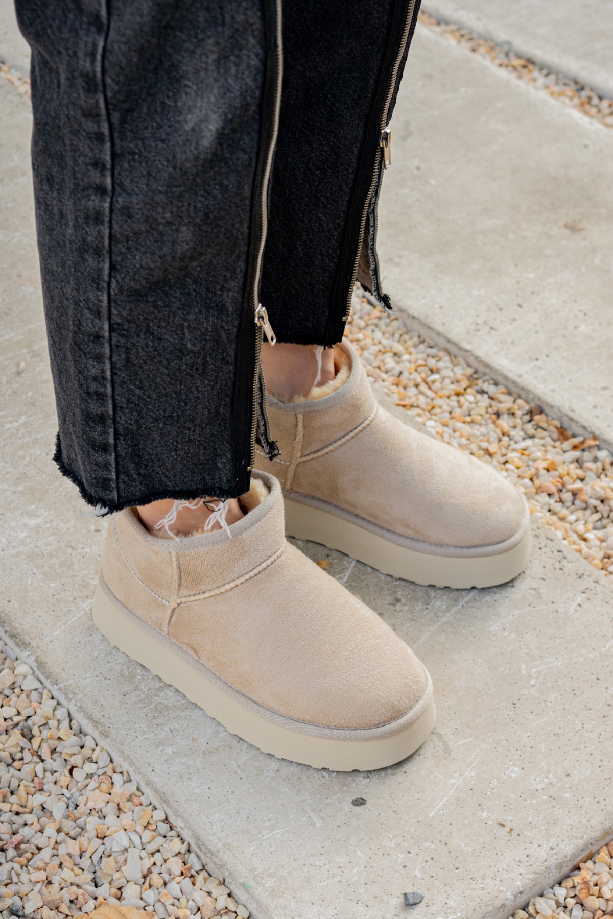 Kadın Garantili İçi Kürklü Hafif Taban Mini Bot Uggm.302 Bej - Görsel 2