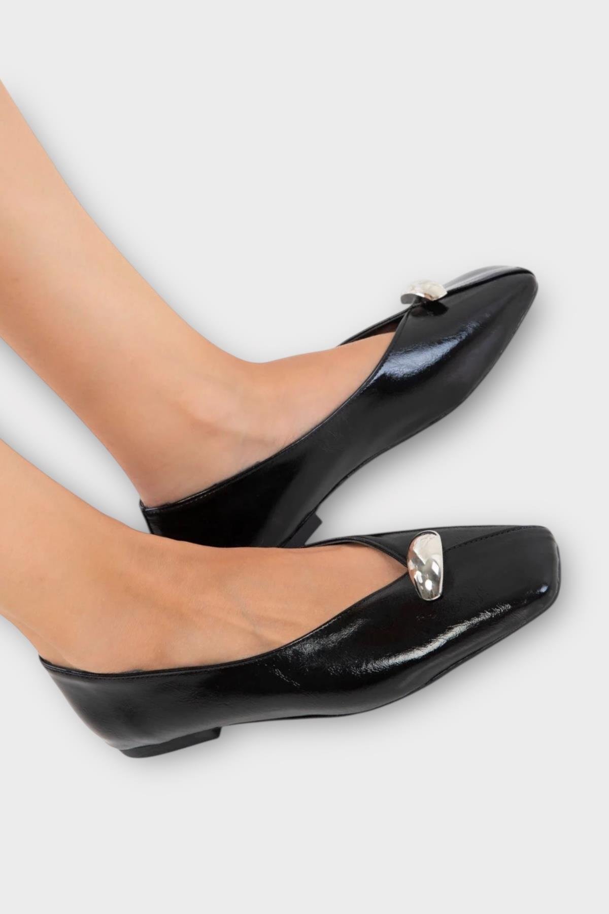 Kare Burun Toka Detaylı Kadın Babet SİYAH - Görsel 7