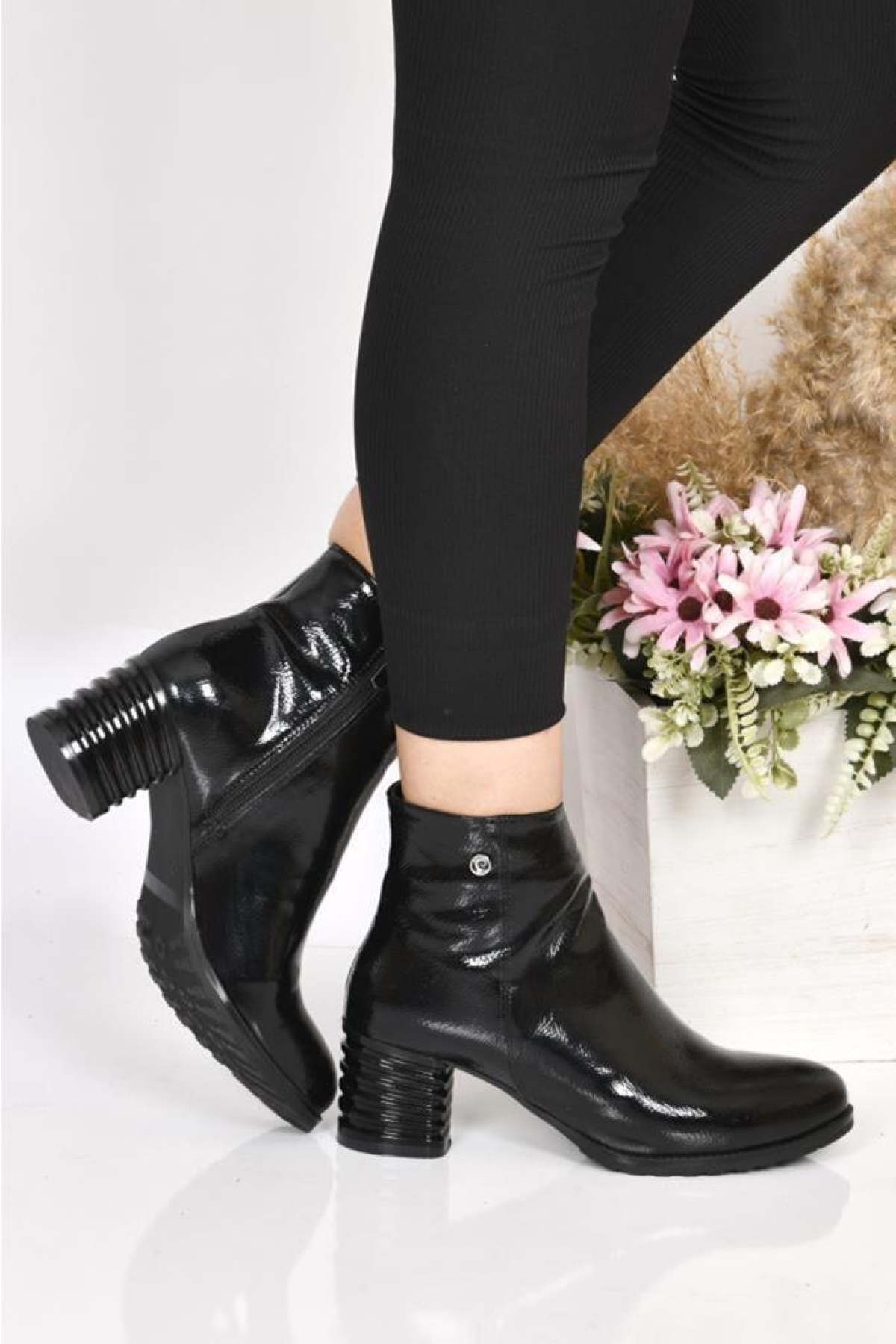 PC-52007 Siyah Kırışık Fermuarlı Topuklu Kadın Klasik Bot - Görsel 3