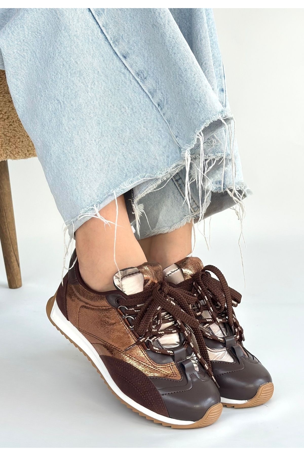 Kahverengi Paraşüt Detaylı Bağcıklı Kadın Spor Ayakkabı - Görsel 4
