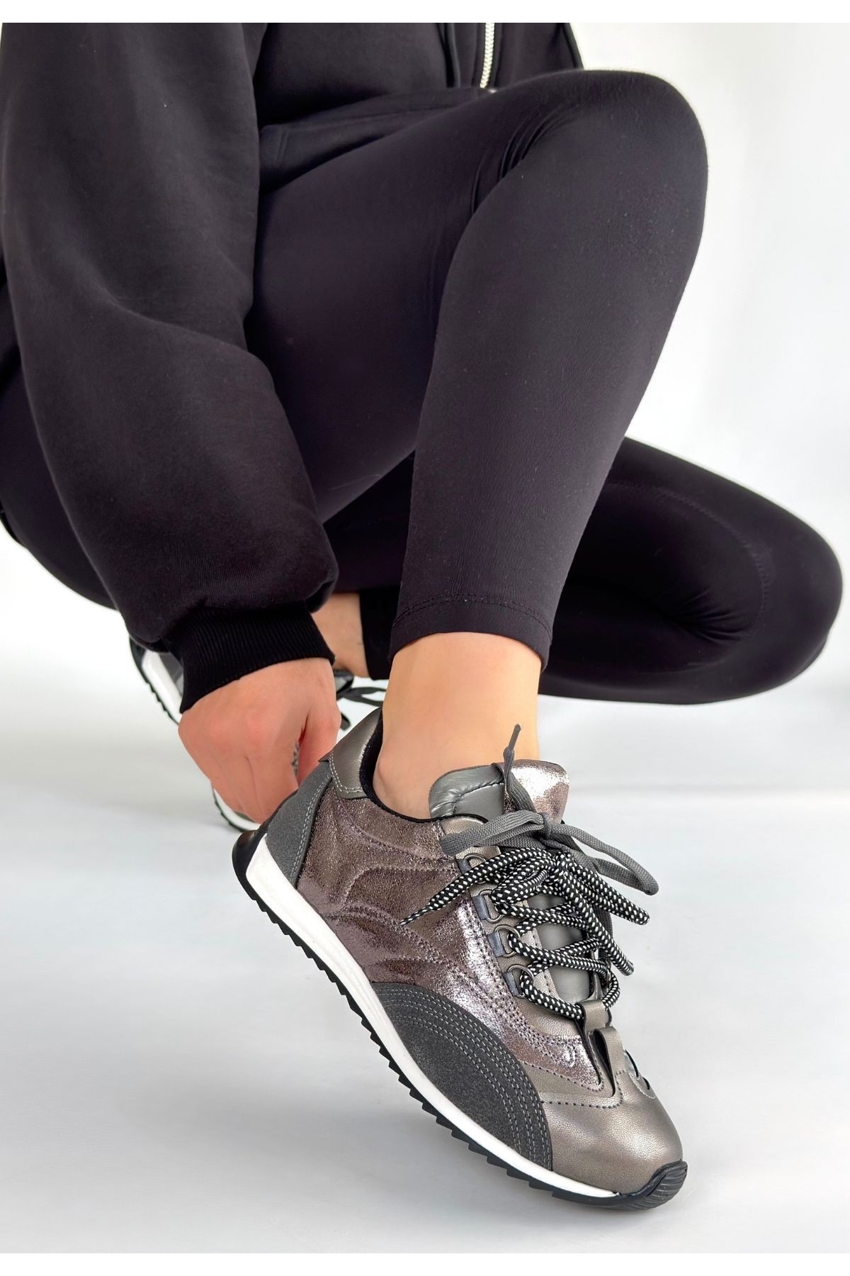 Platin Paraşüt Detaylı Bağcıklı Kadın Spor Ayakkabı - Görsel 2