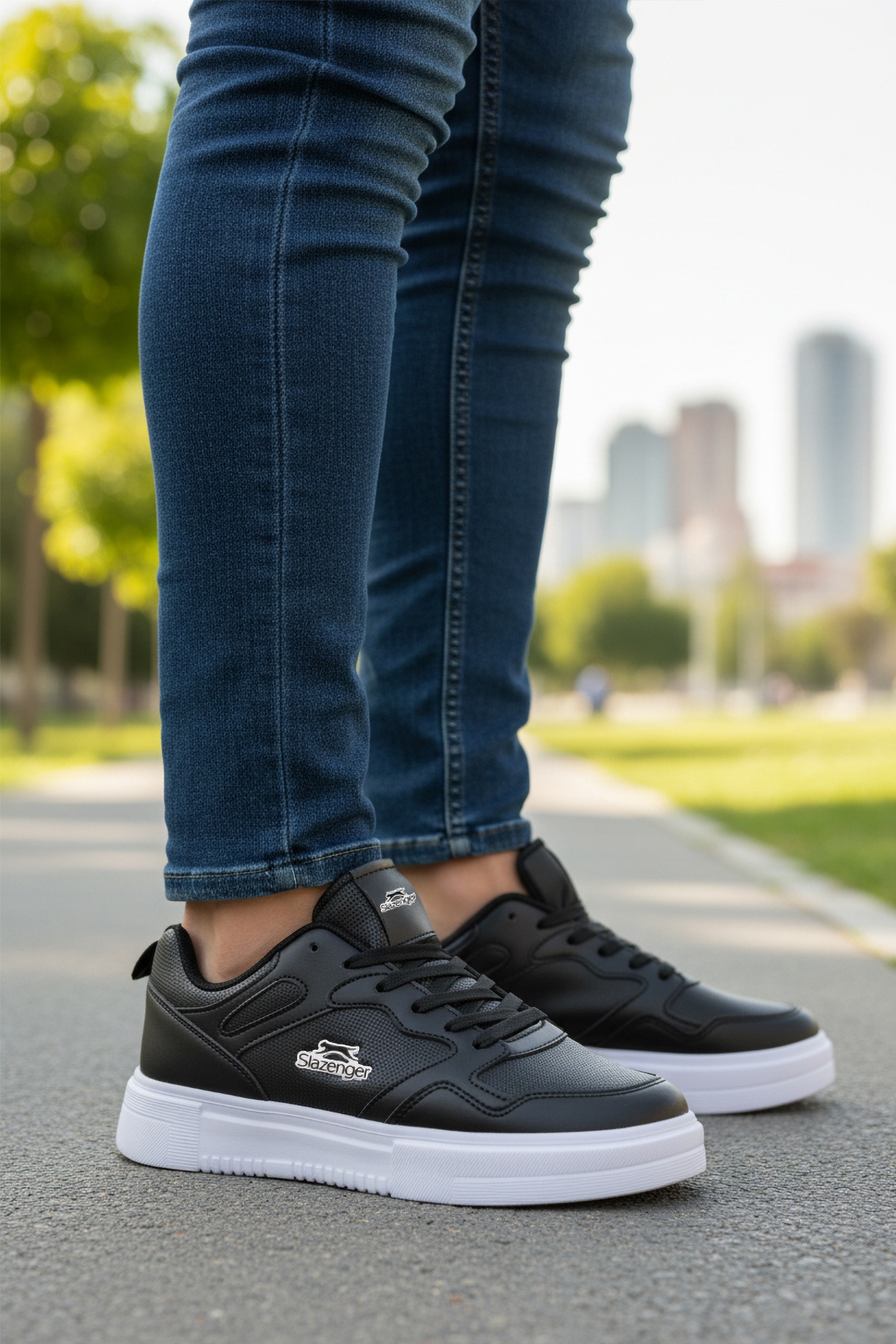 Siyah Beyaz Bağcıklı Unisex Spor Ayakkabı - Görsel 4