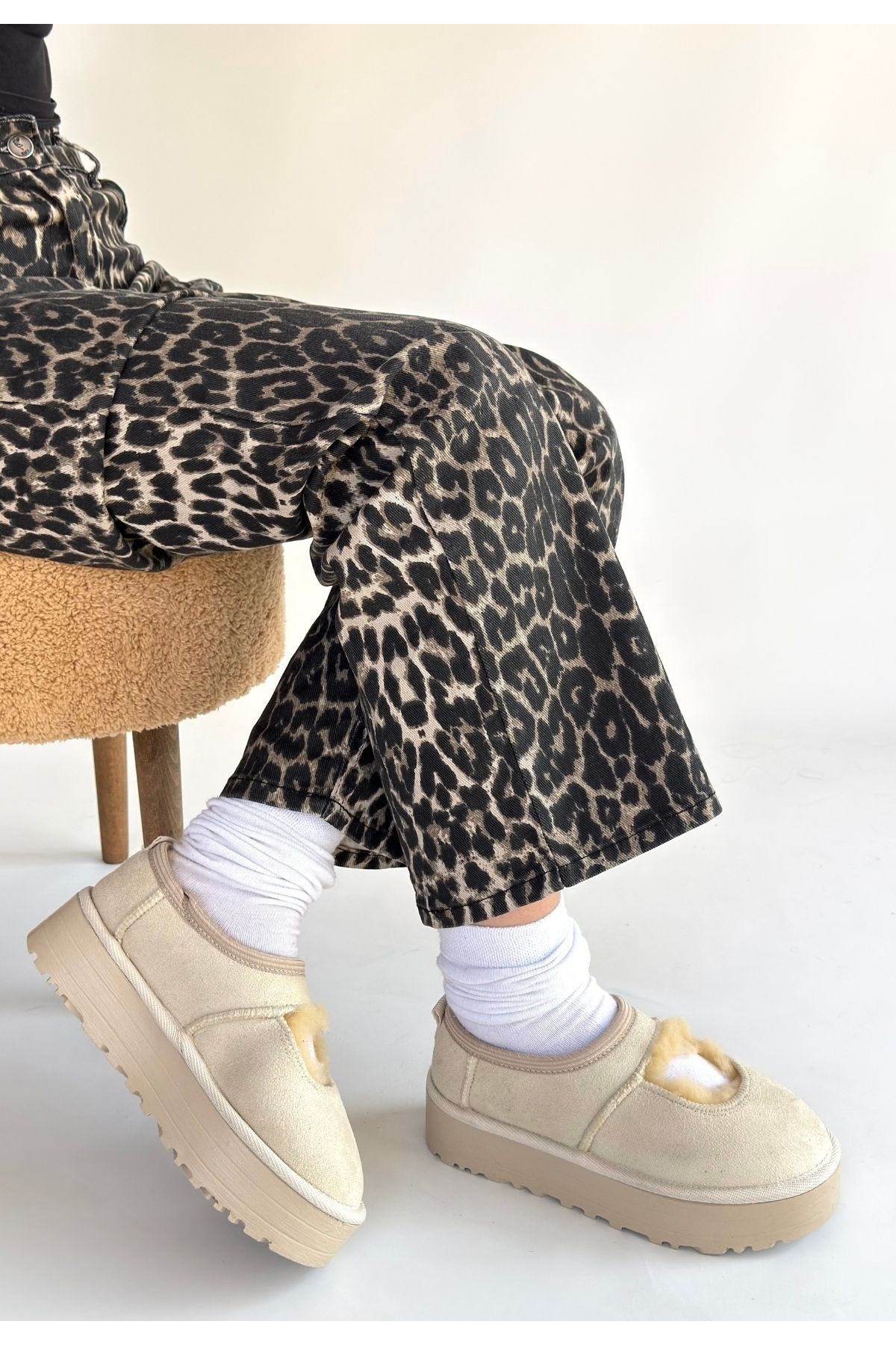 Bej Süet Kürklü Kadın Düz Bootie - Görsel 4