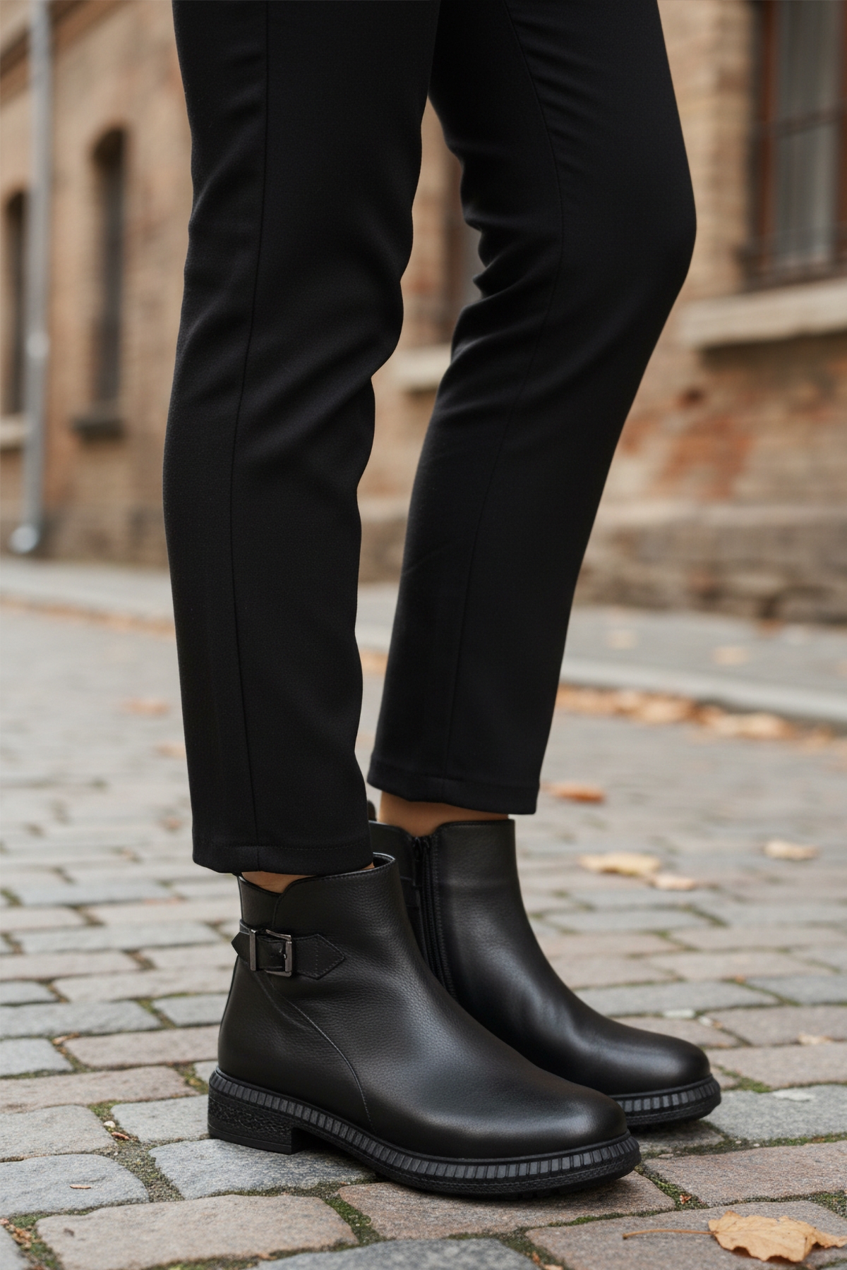 Siyah Hakiki Deri İçi Polarlı Kaymaz Kadın Bot 20913-1 Z - Görsel 4