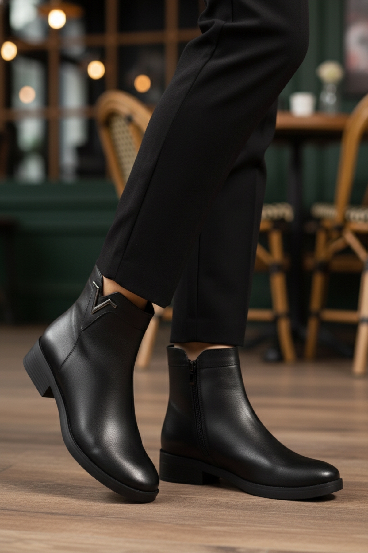 Siyah Hakiki Deri İçi Polarlı Kaymaz Kadın Bot 21893-1 Z - Görsel 4
