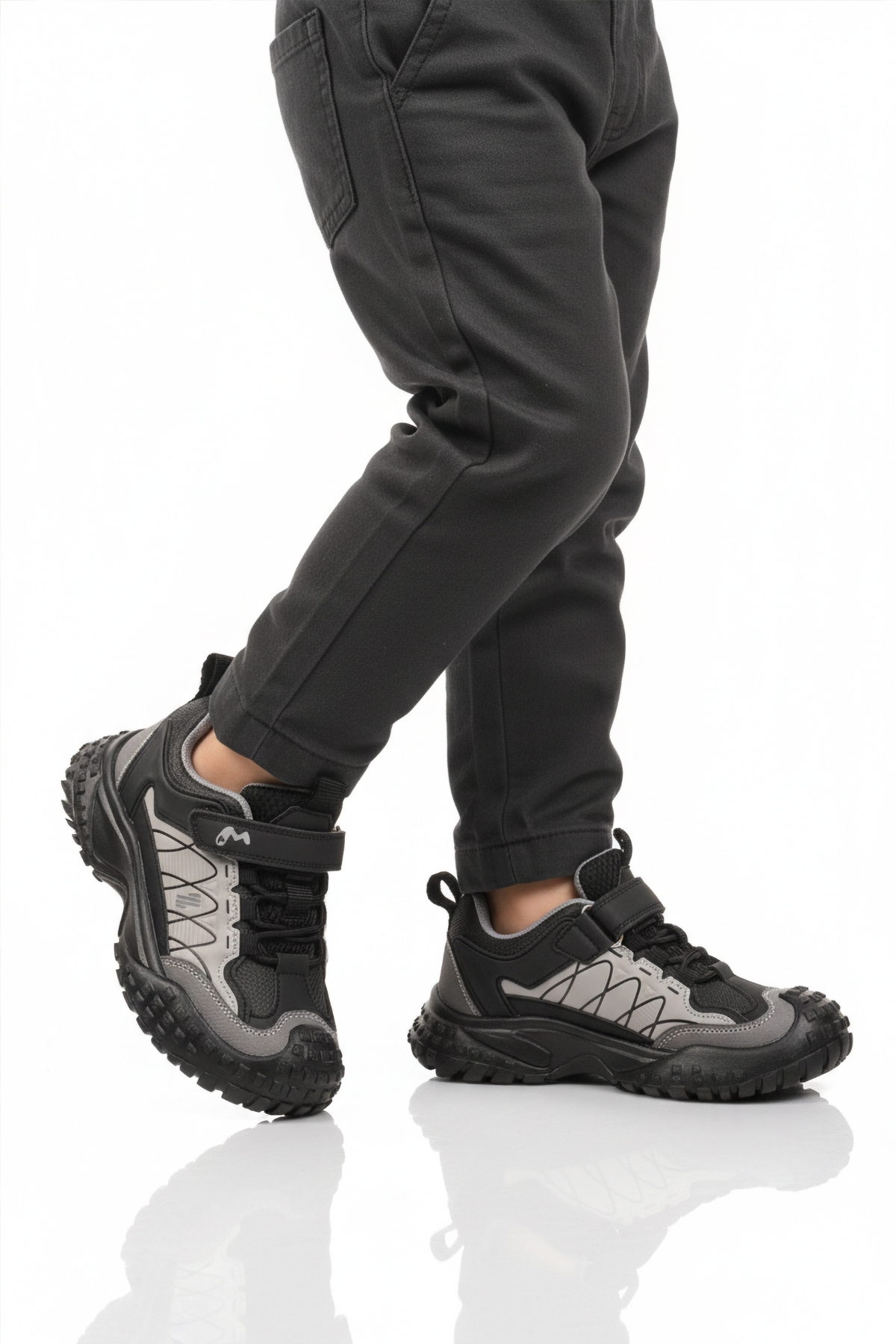 Gri Cırtlı Kaymaz Hafif Esnek Erkek Çocuk Spor Ayakkabı 22676 F - Görsel 2