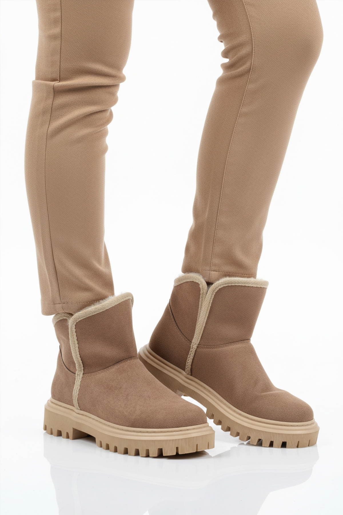 Vizon Süet İçi Kürklü Soğuğa Dirençli Kaymaz Kadın Bot 548038 Z - Görsel 2