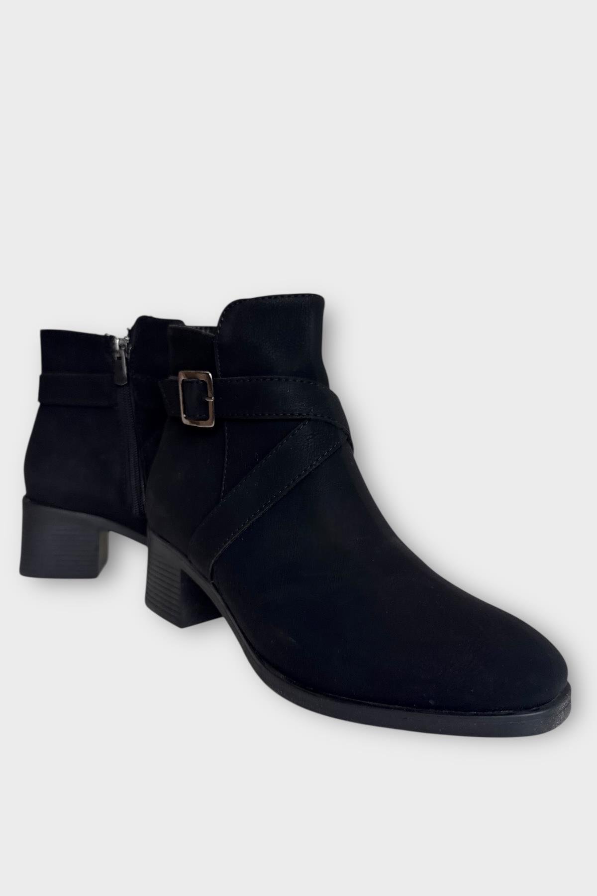 Toka Detaylı Kalın Topuk Sivri Burun Kadın Bot SİYAH - FÜME - Görsel 3