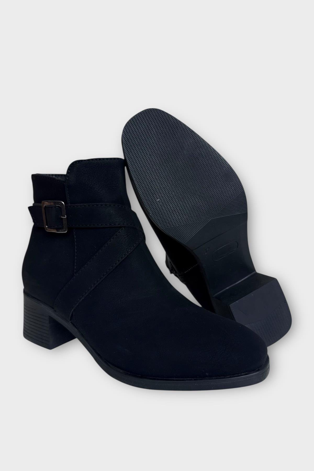 Toka Detaylı Kalın Topuk Sivri Burun Kadın Bot SİYAH - FÜME - Görsel 7