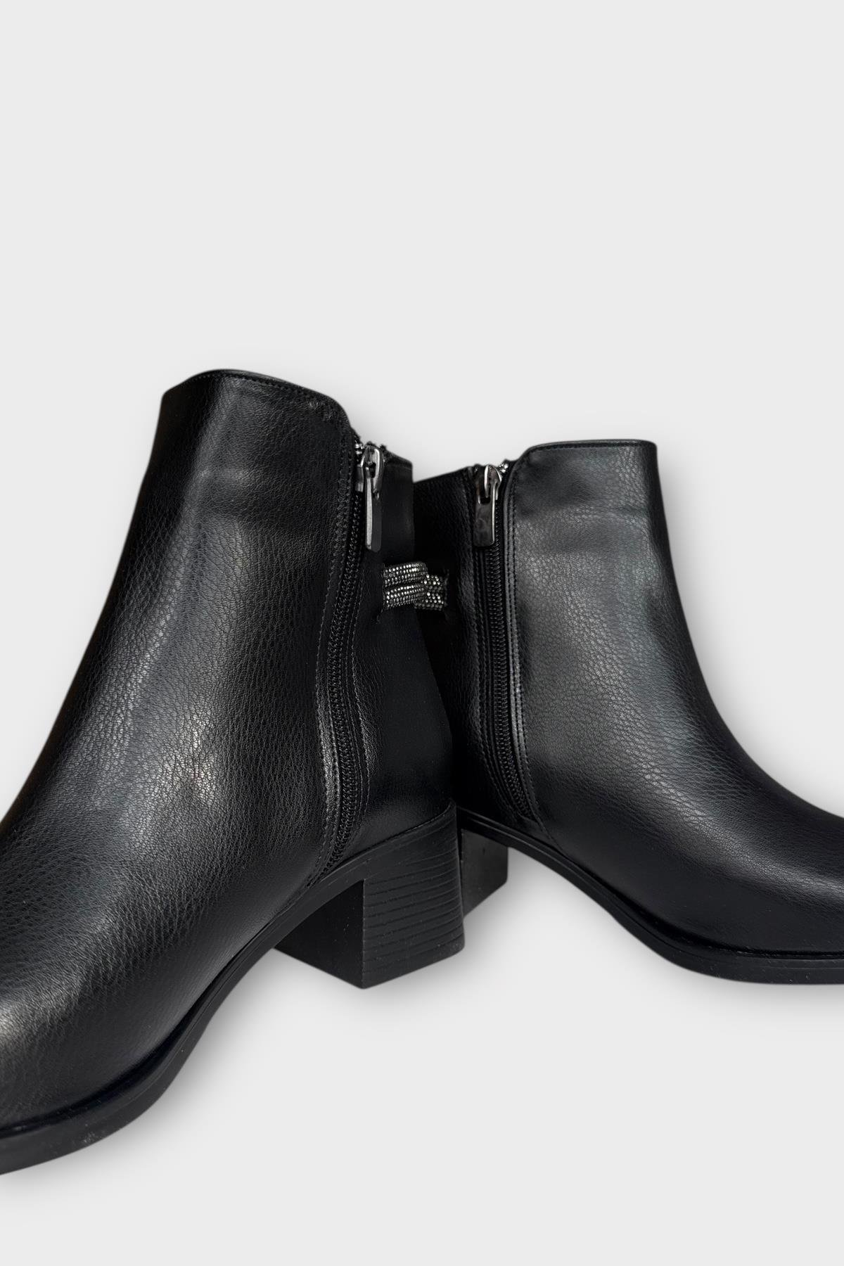 Kadın Taş Zincir Detaylı Topuklu Kadın Bot SİYAH - Görsel 4