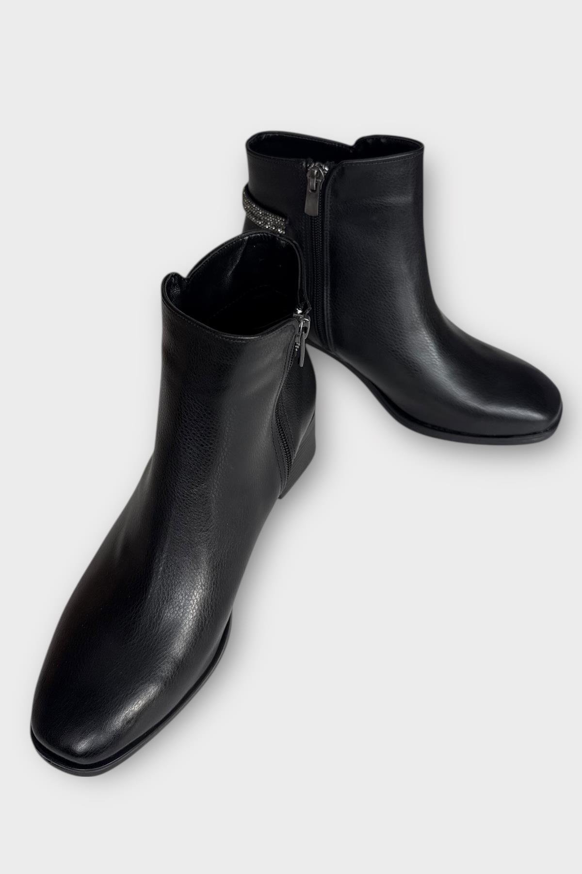 Kadın Taş Zincir Detaylı Topuklu Kadın Bot SİYAH - Görsel 5