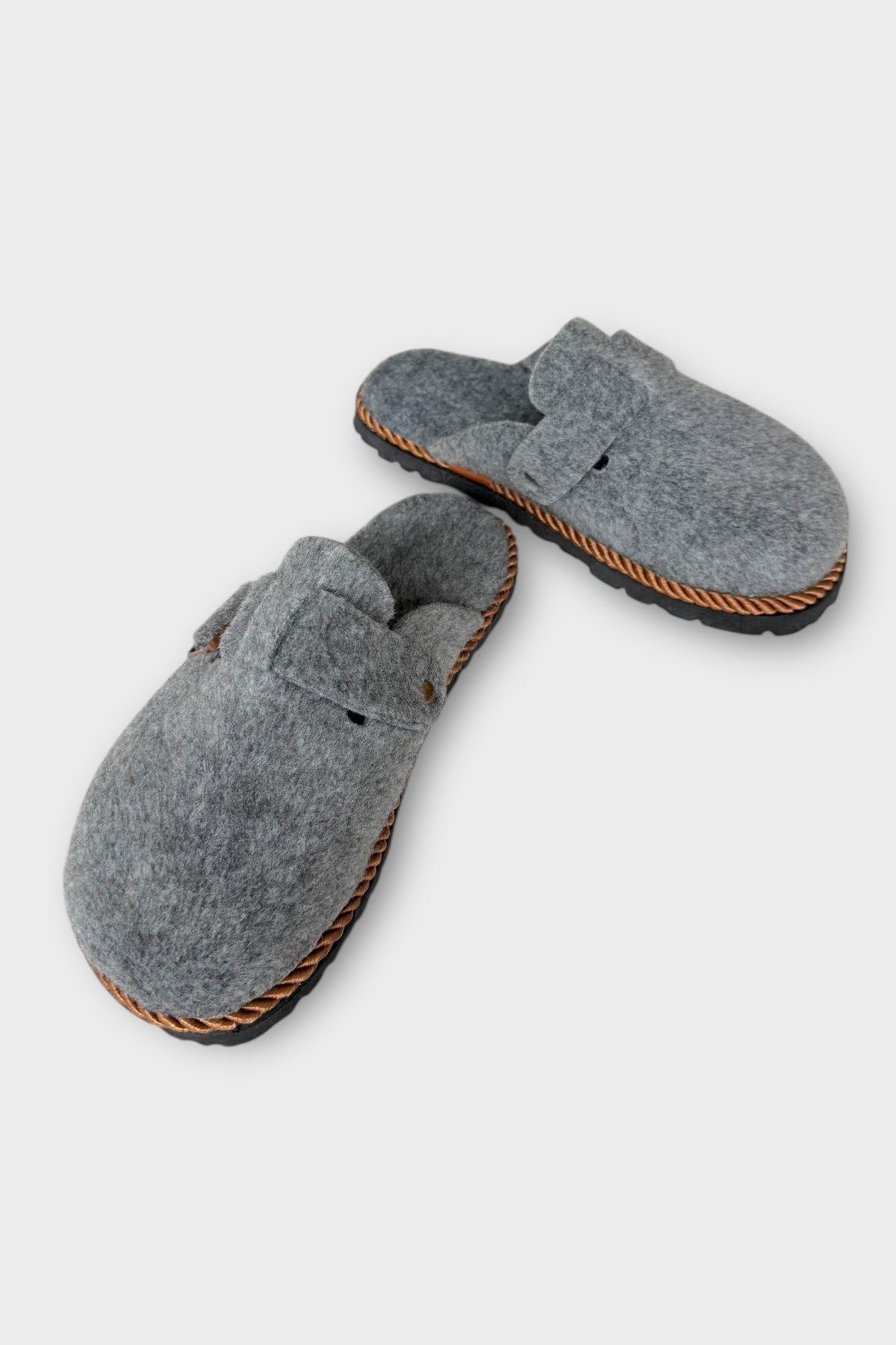 Tokalı Keçe Kumaşlı Ev Terliği GRİ - Görsel 7