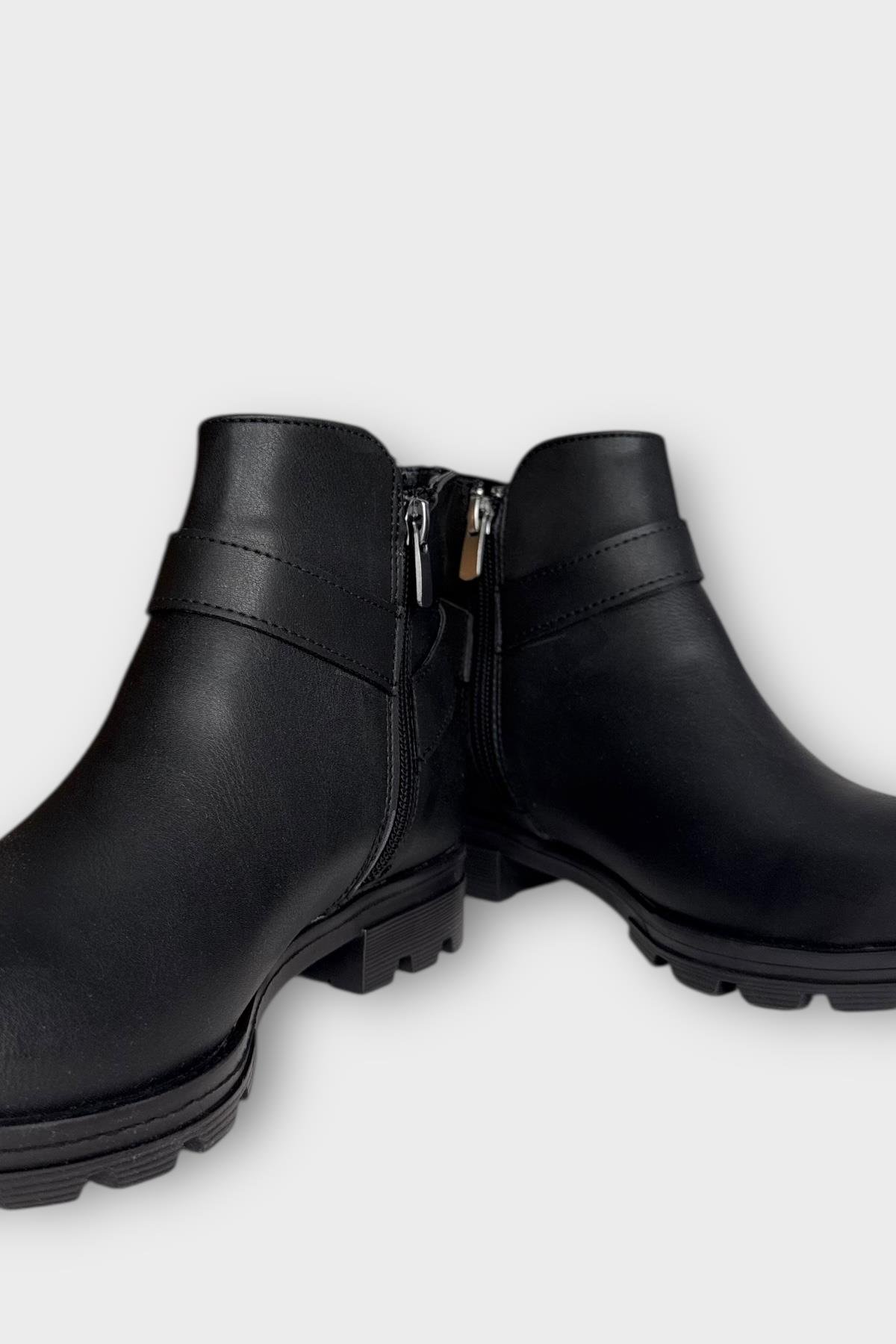 Kadın Tarz Toka Detaylı Günlük Klasik Bot SİYAH - SİYAH - Görsel 4