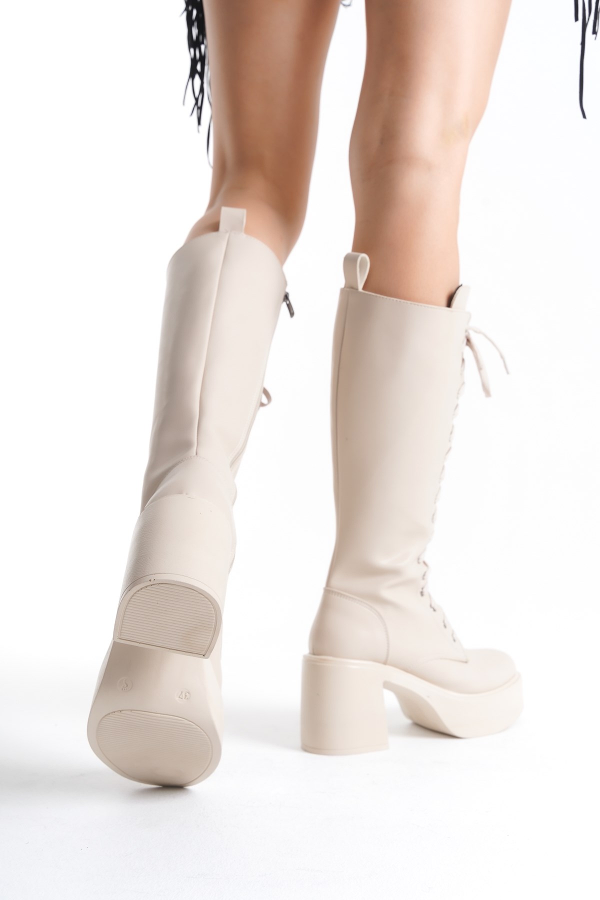 Kalın Taban Topuklu Fermuarlı Diz Altı Sade Bağcıklı Kadın Çizme - Görsel 6