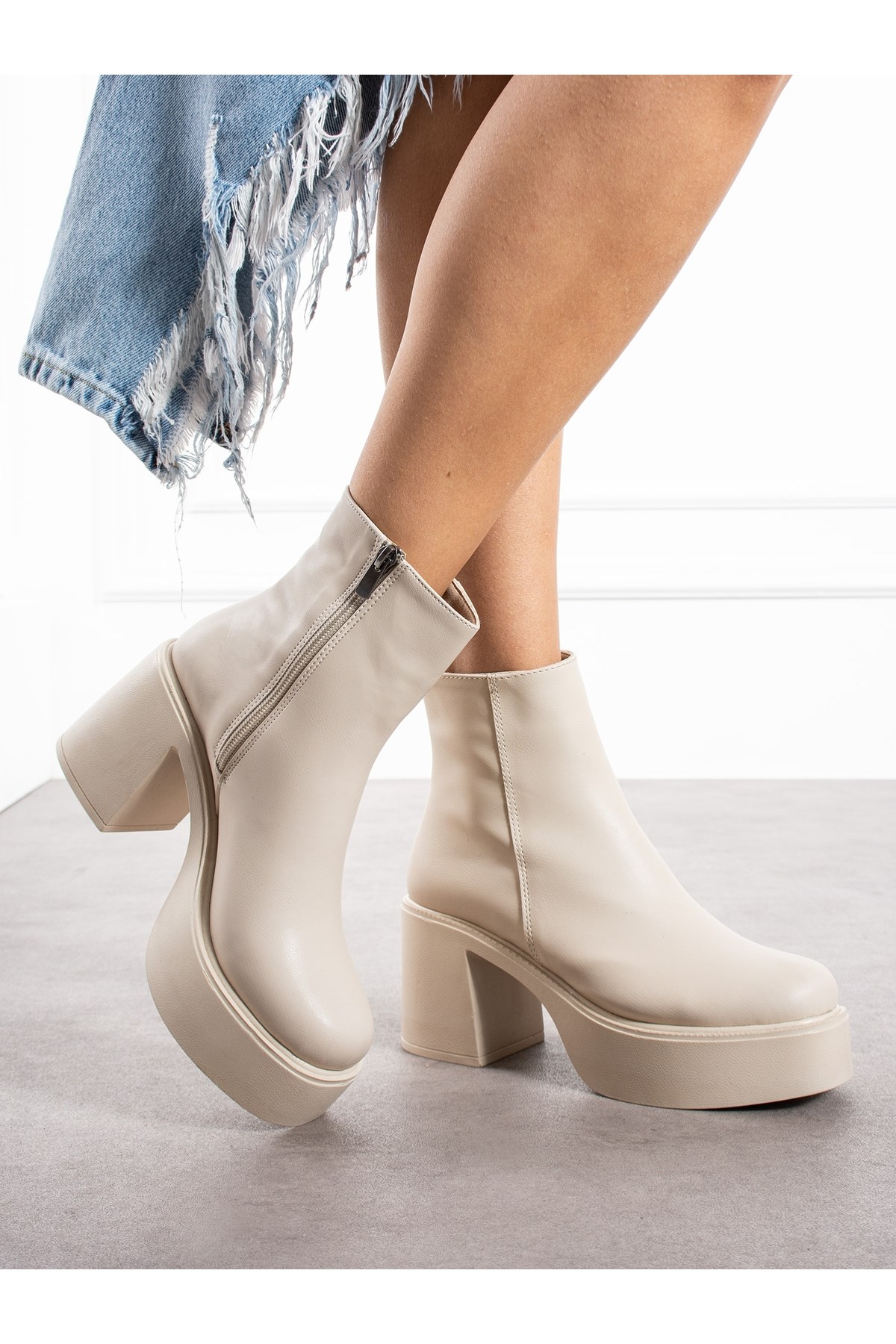 Sade Kalın Taban ve Topuklu Kadın Bot 914301-z - Görsel 2