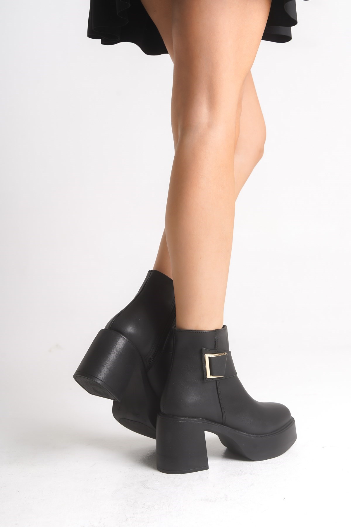Aksesuar Detaylı Kalın Taban ve Topuklu Kadın Bot 914310-z - Görsel 4