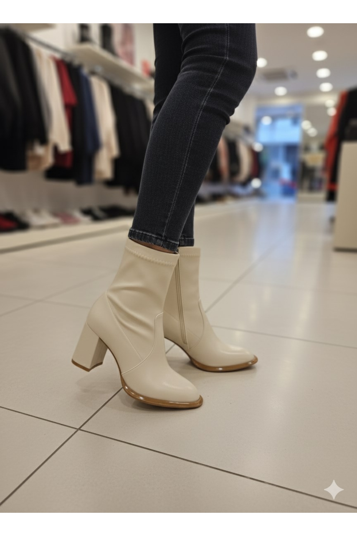 Boğazı Streçli Kalın Topuklu Kadın Bot 878602-z - Görsel 4