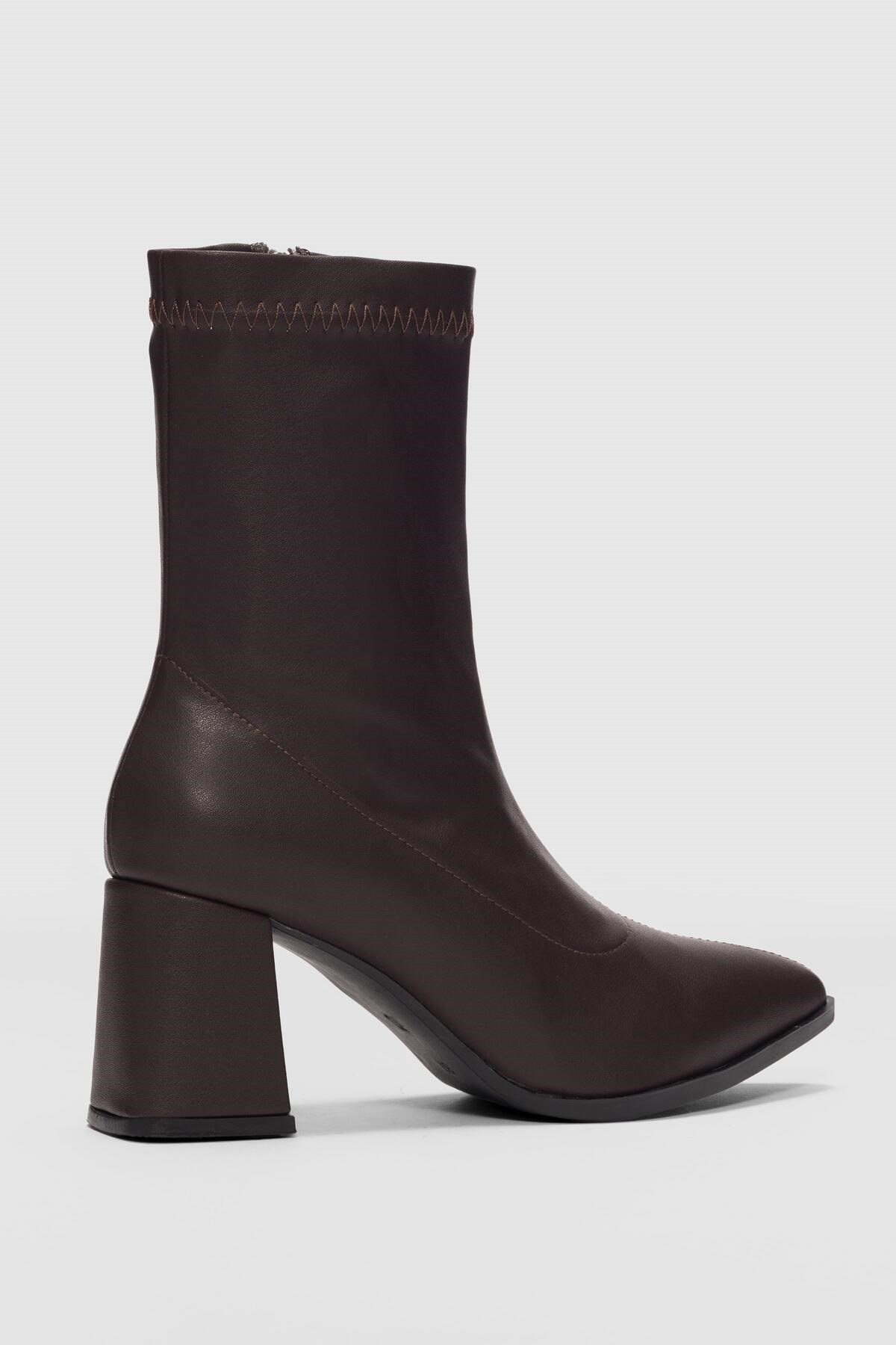 Kısa Topuklu Sivri Burun Streç Kadın Bot-2041783-z - Görsel 4