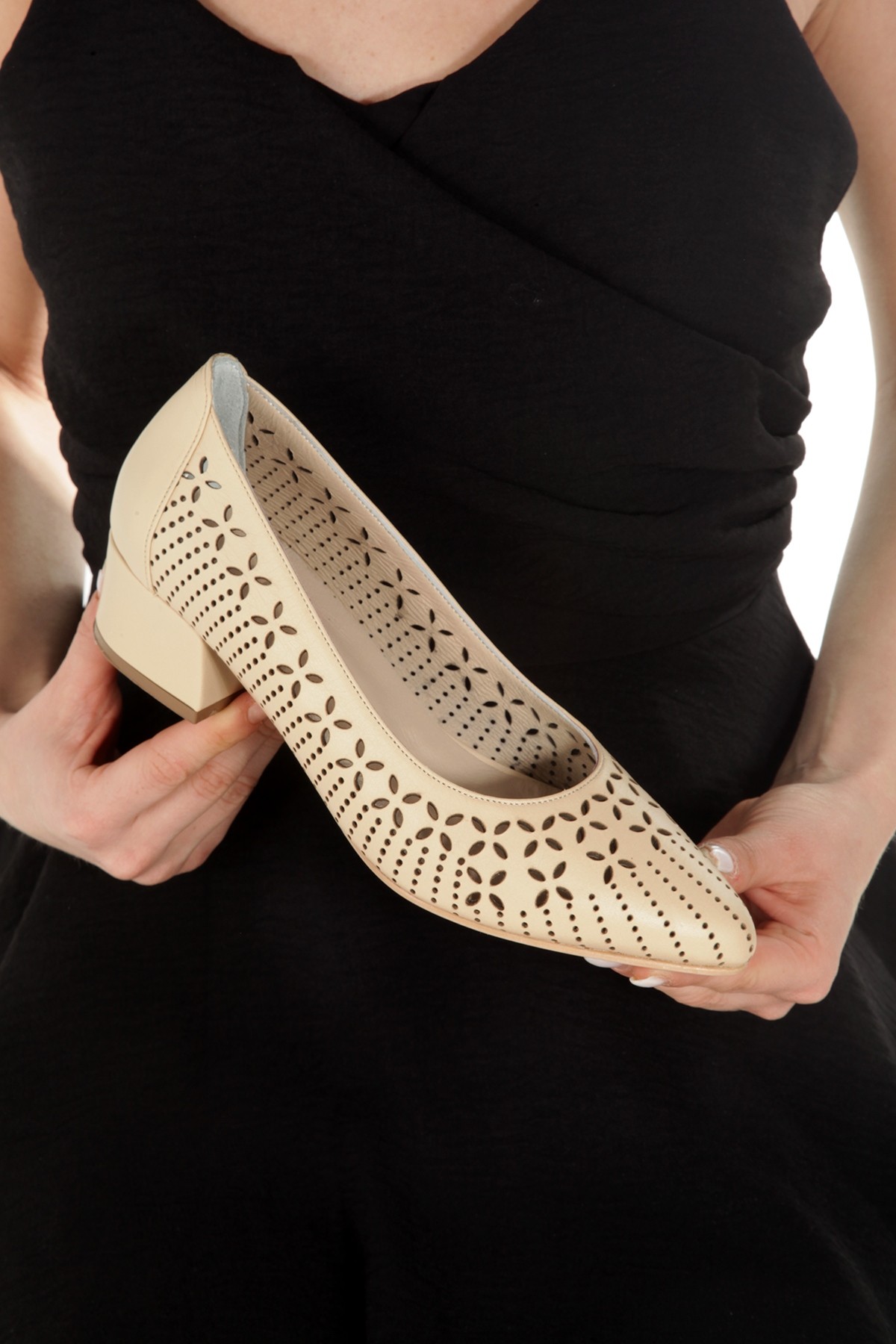 ​​Tiran Bej Rengi Hakiki Deri Stiletto Kısa Kalın Topuklu Yazlık Ayakabı - Görsel 2