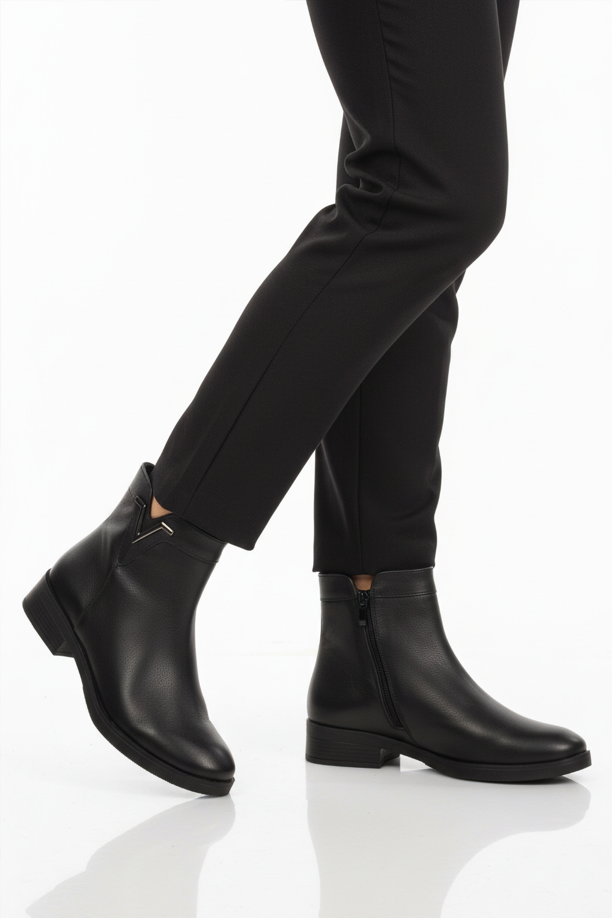 Aspor Siyah Hakiki Deri İçi Polarlı Kadın Topuklu Bot - Görsel 2