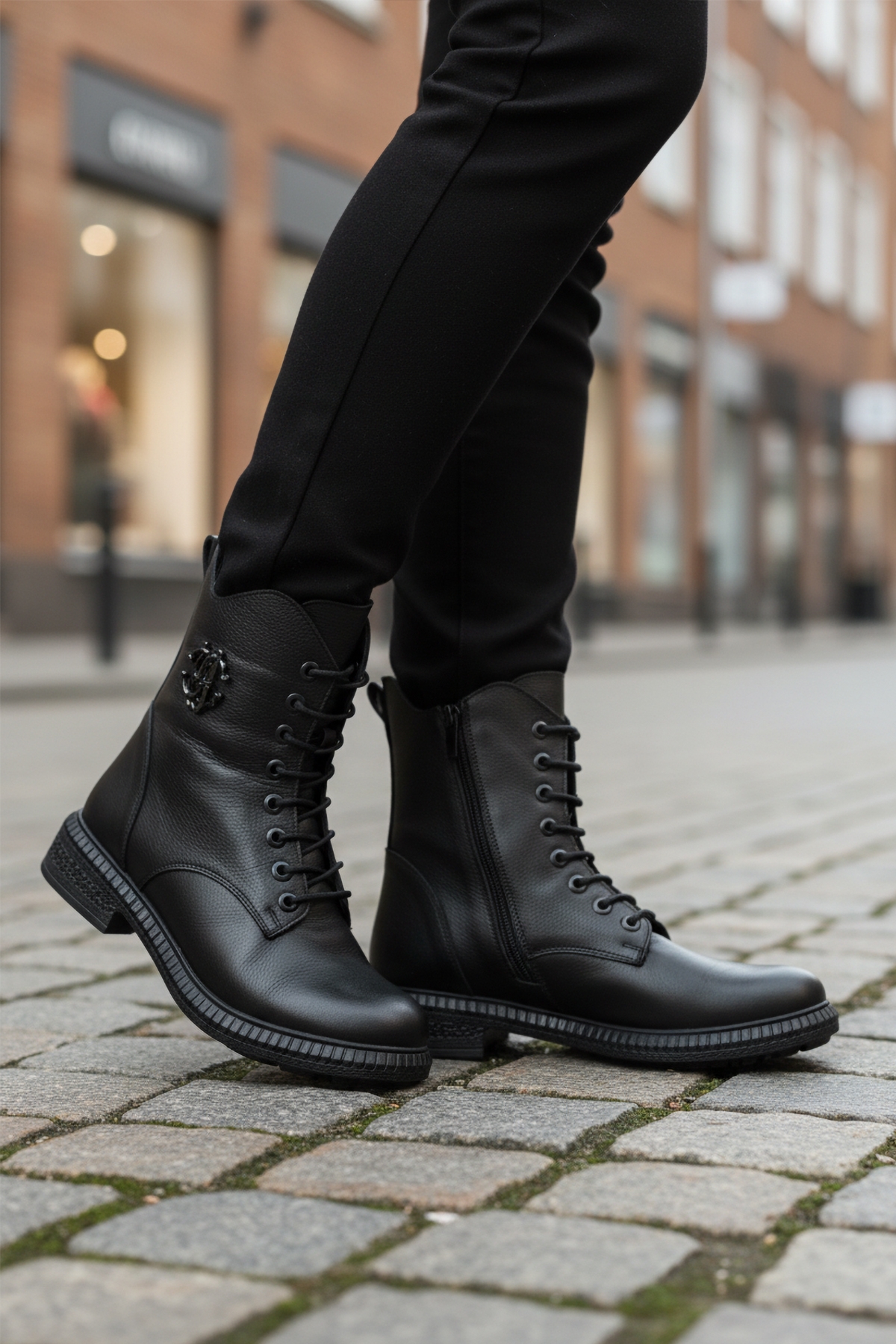 Aspor Siyah Hakiki Deri Fermuarlı Bağcık Detaylı Polarlı Kadın Topuklu Bot - Görsel 4