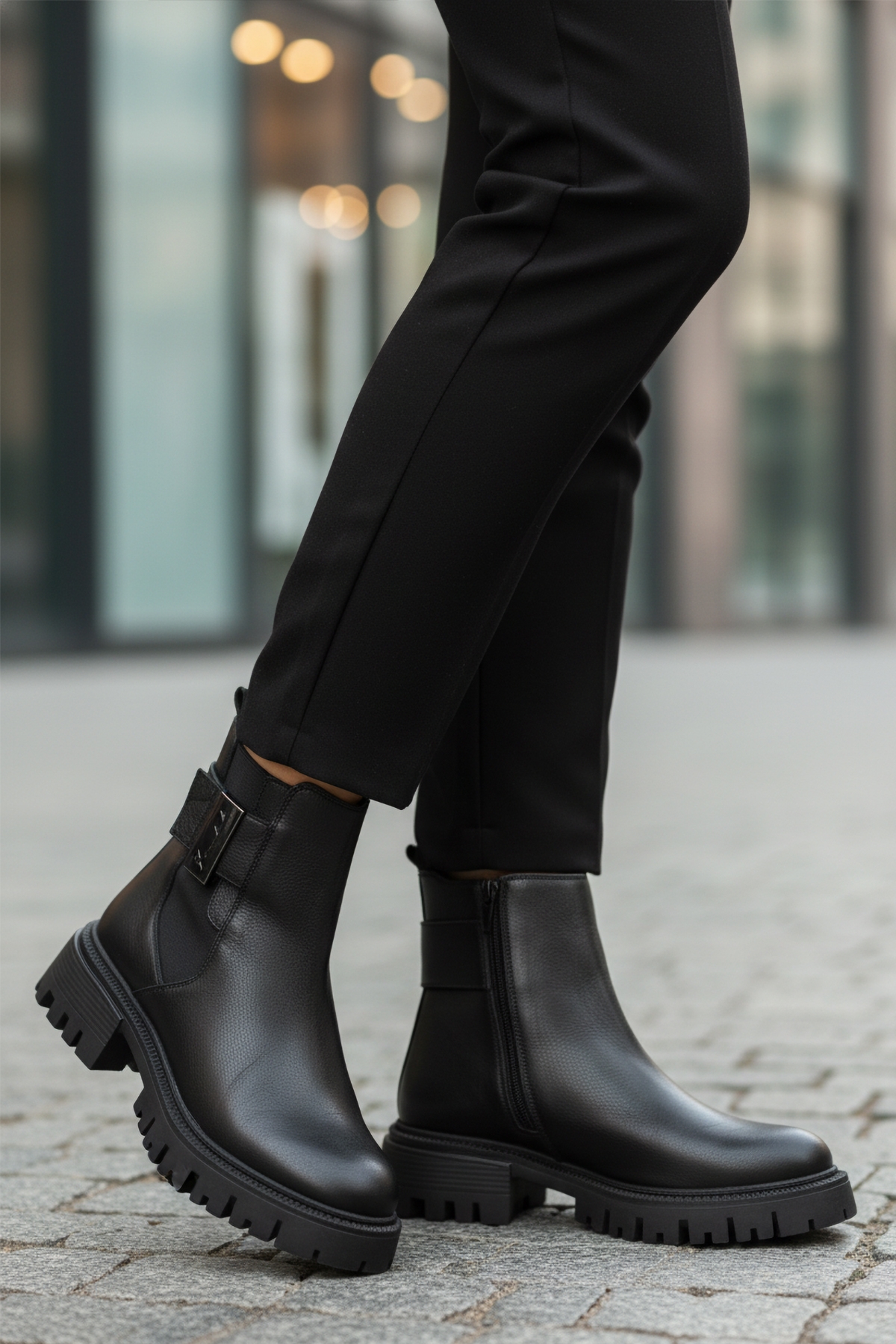 Aspor Siyah Hakiki Deri İçi Polarlı Kadın Topuklu Bot - Görsel 4