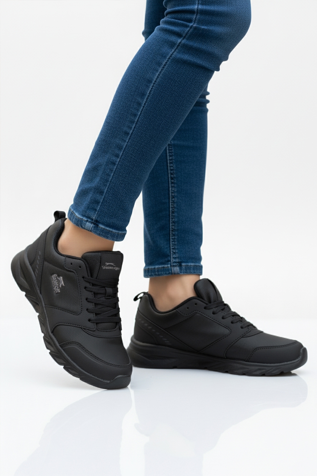 Siyah Bağcıklı Unisex Spor Ayakkabı - Görsel 2