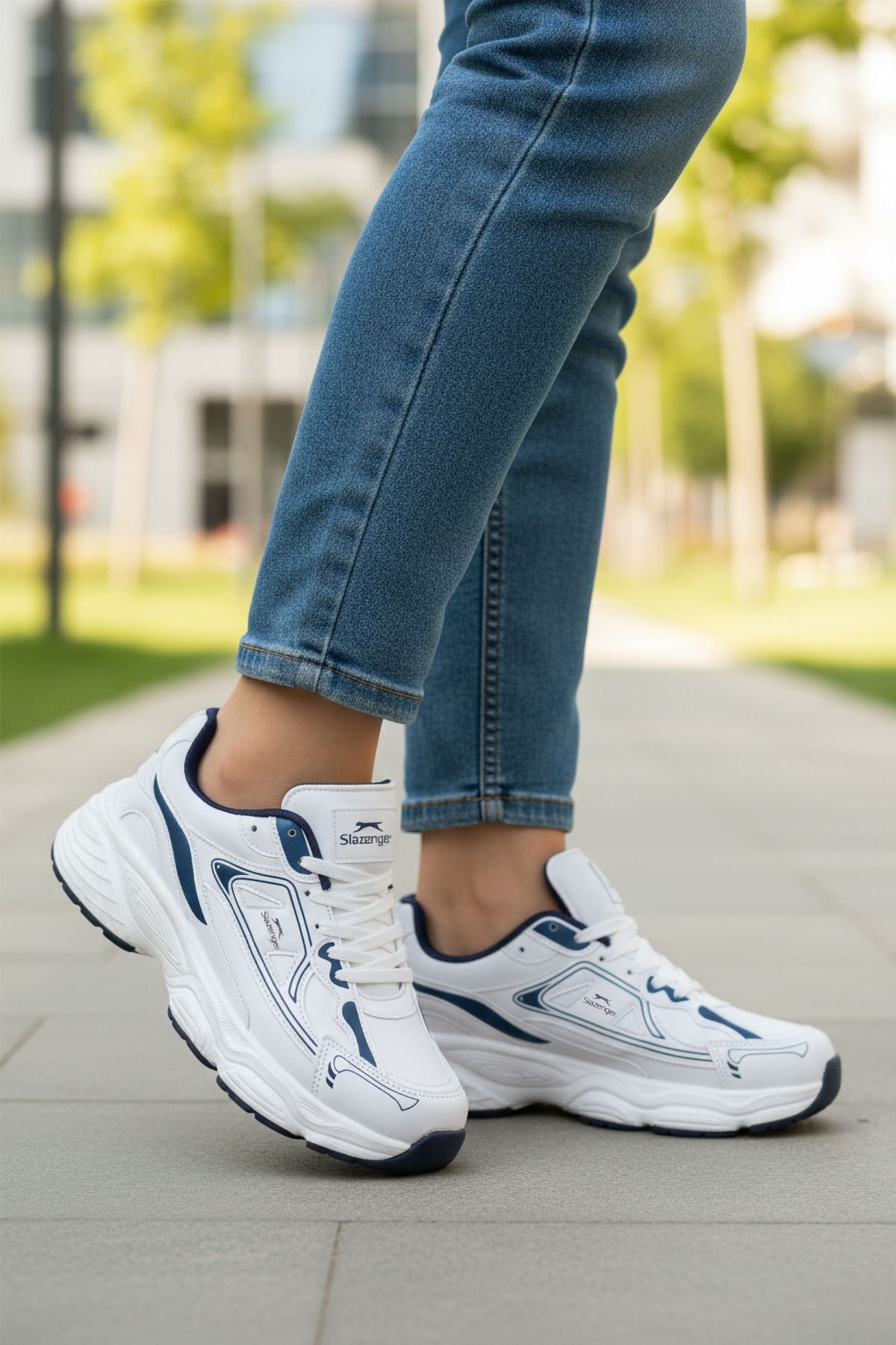 Beyaz Lacivert Bağcıklı Unisex Spor Ayakkabı - Görsel 4