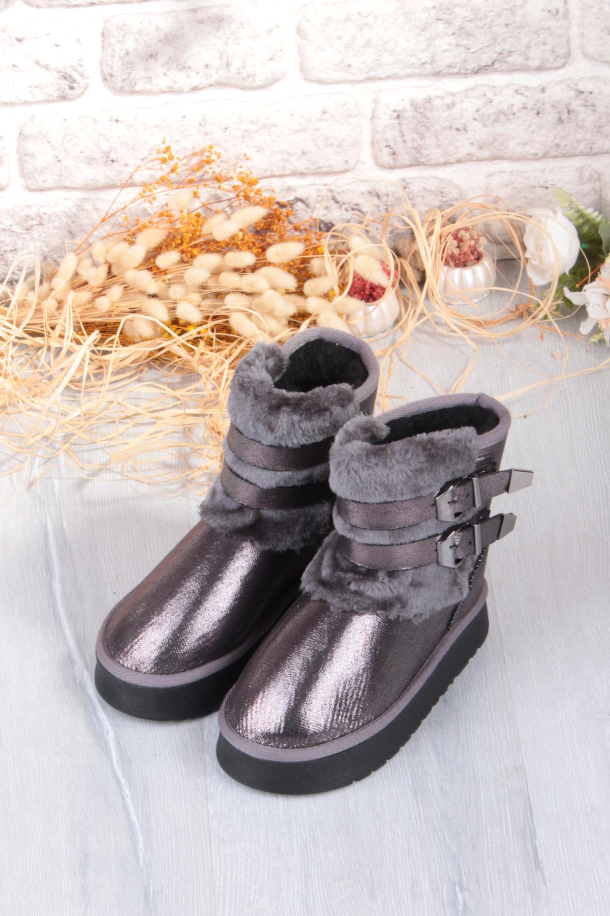 Nurela Simli Süet İçi Kürklü Tüy Ve Toka Detaylı Anne Kız Kısa Kadın Bot - Görsel 8