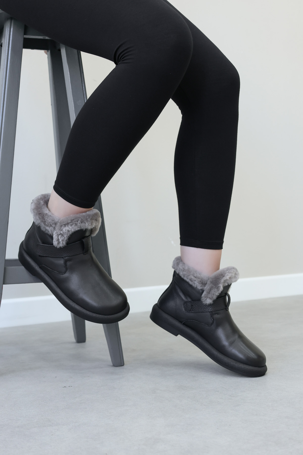 Hakiki Deri Kürklü Kadın Klasik Bot 710KZA2000 - Görsel 2