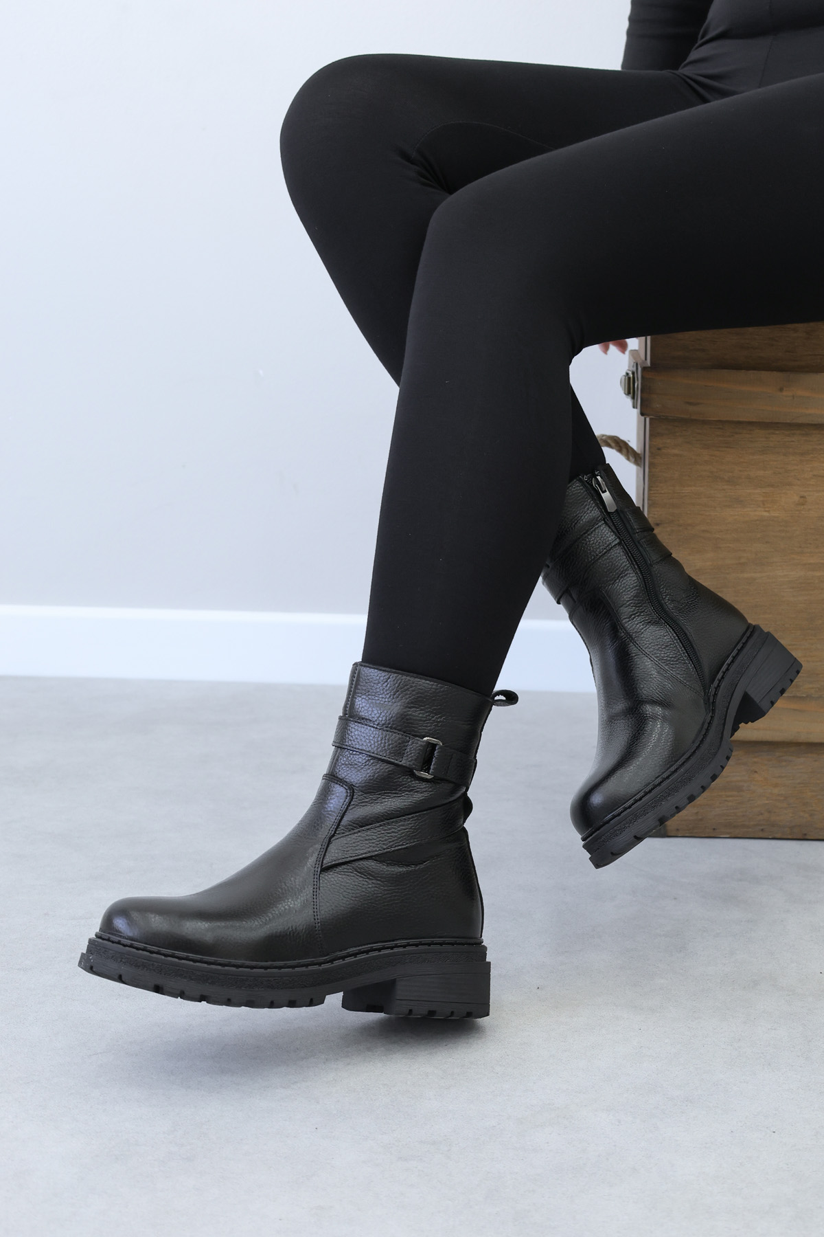 Hakiki Deri Kürklü Kadın Klasik Bot 257KZA627 - Görsel 2