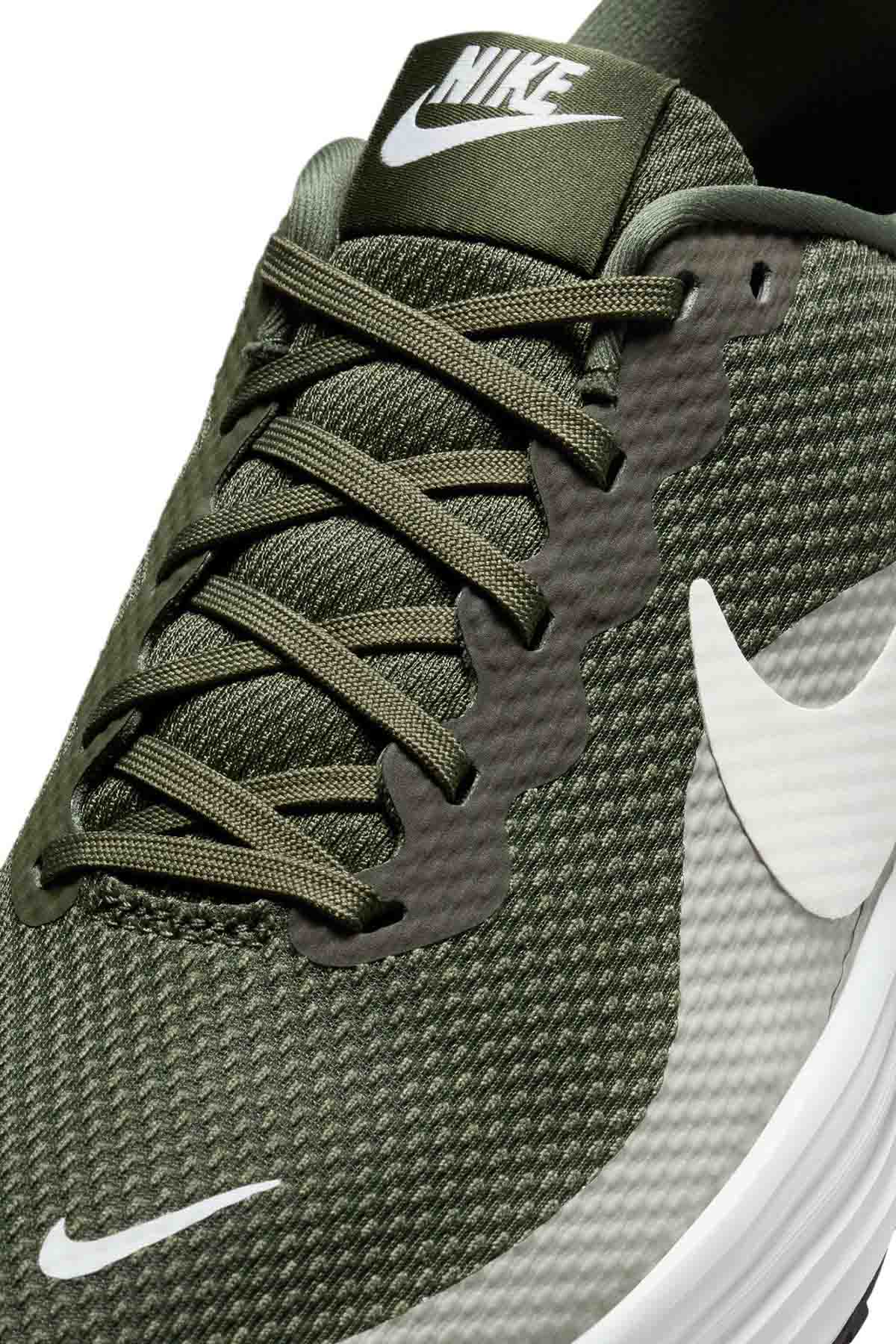 Nike Haki Nike Revolution 8