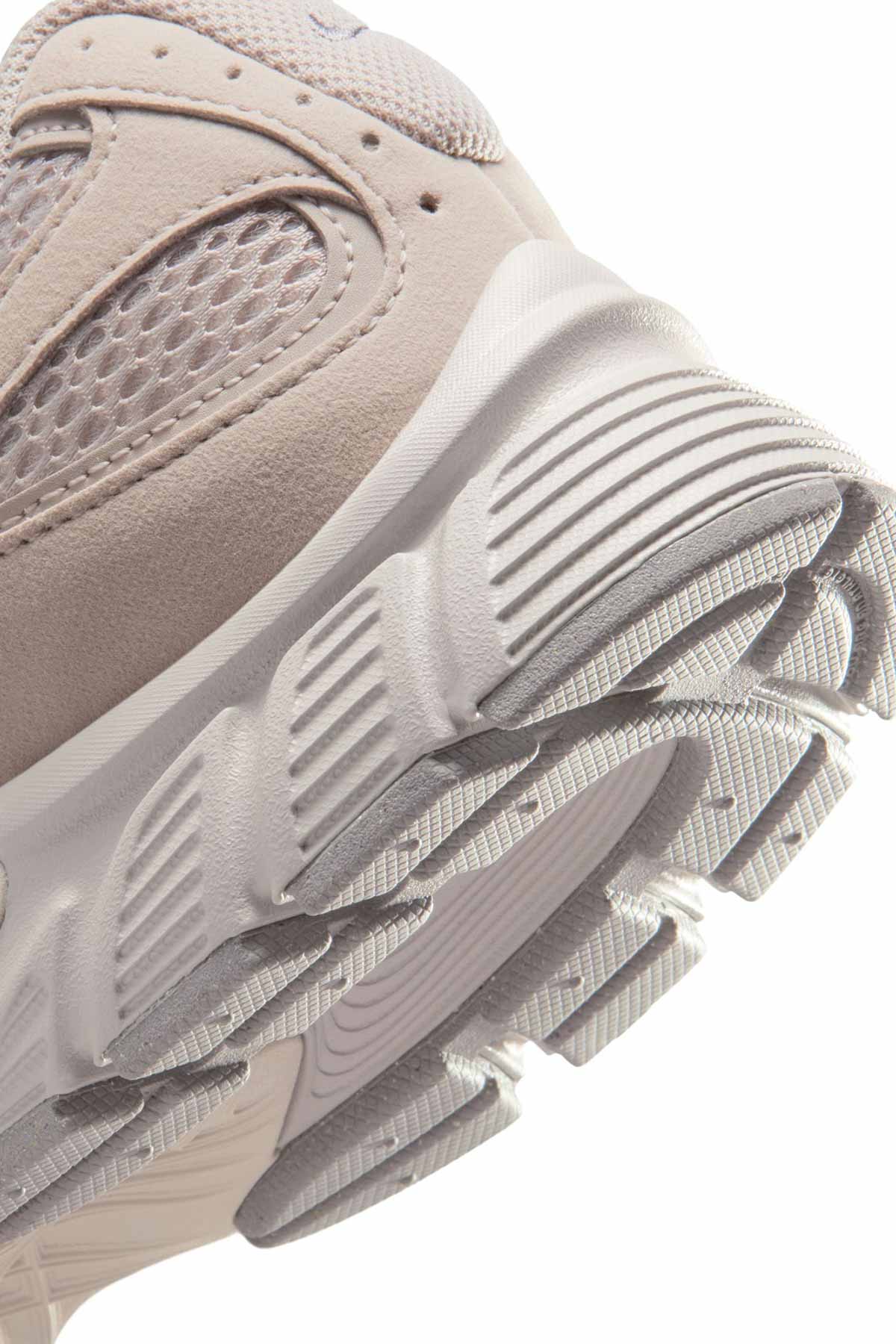 Nike Bej Nike V5 RNR