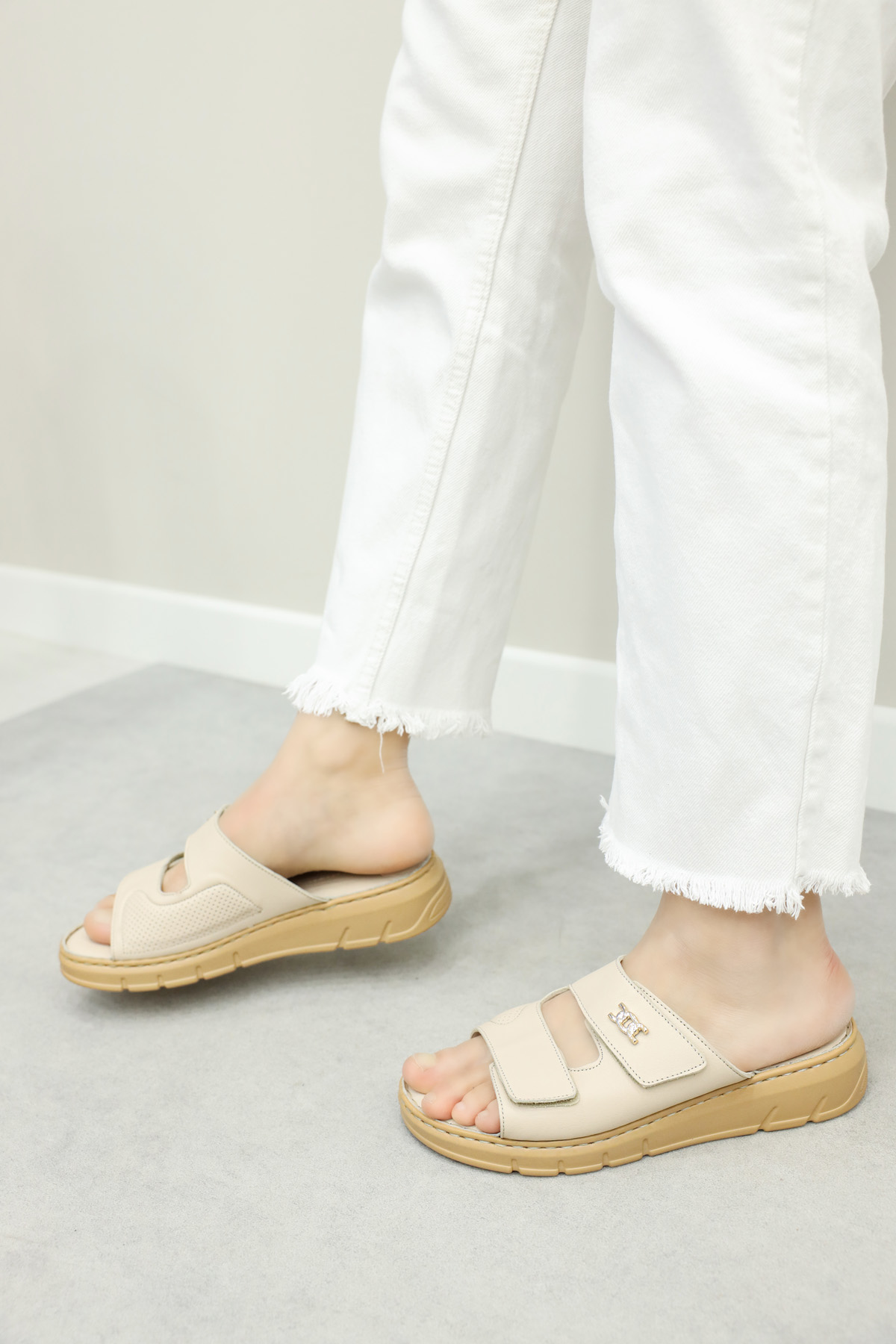 Hakiki Deri Kadın Dolgu Topuk Terlik 621ZA1099 - Görsel 2