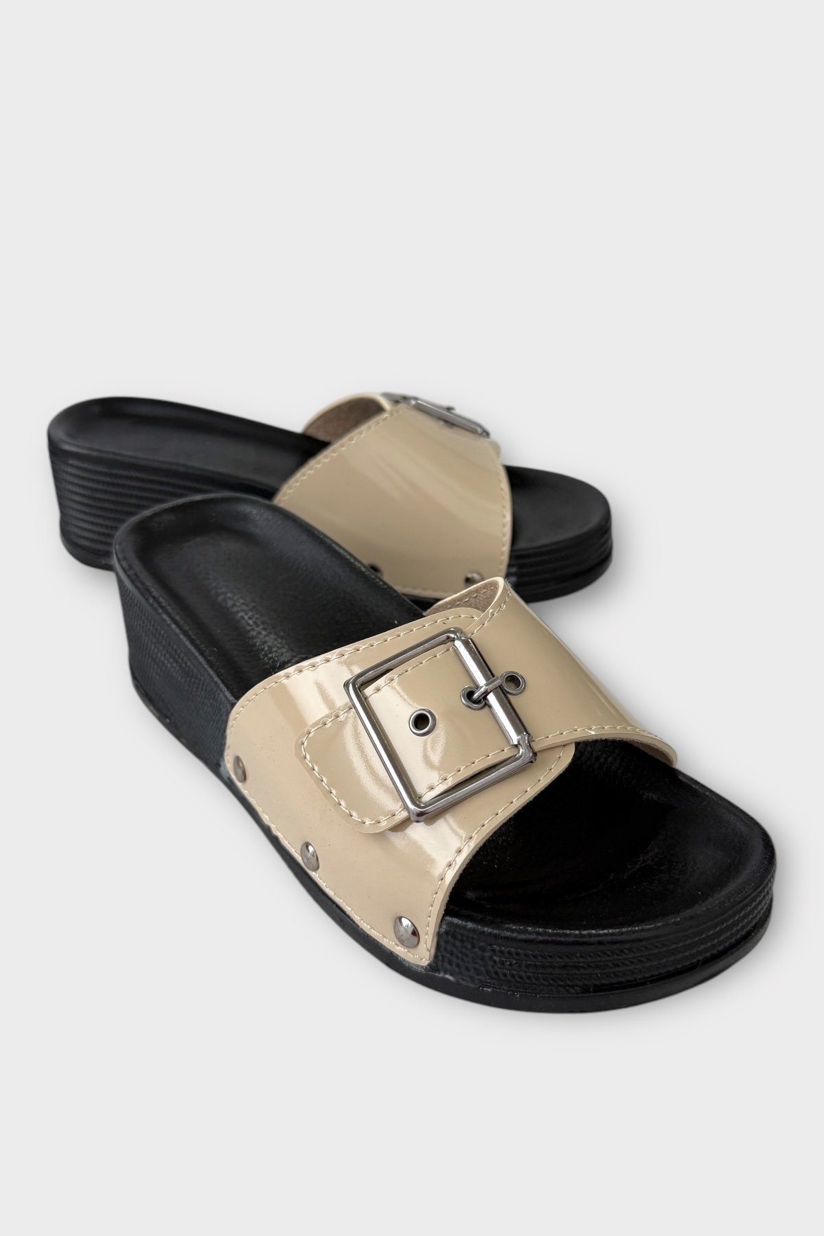 Kadın Günlük Terlik Tokalı Şık Ortopedik Yazlık Ev Plaj Tatil İş Terliği BEJ - Görsel 3