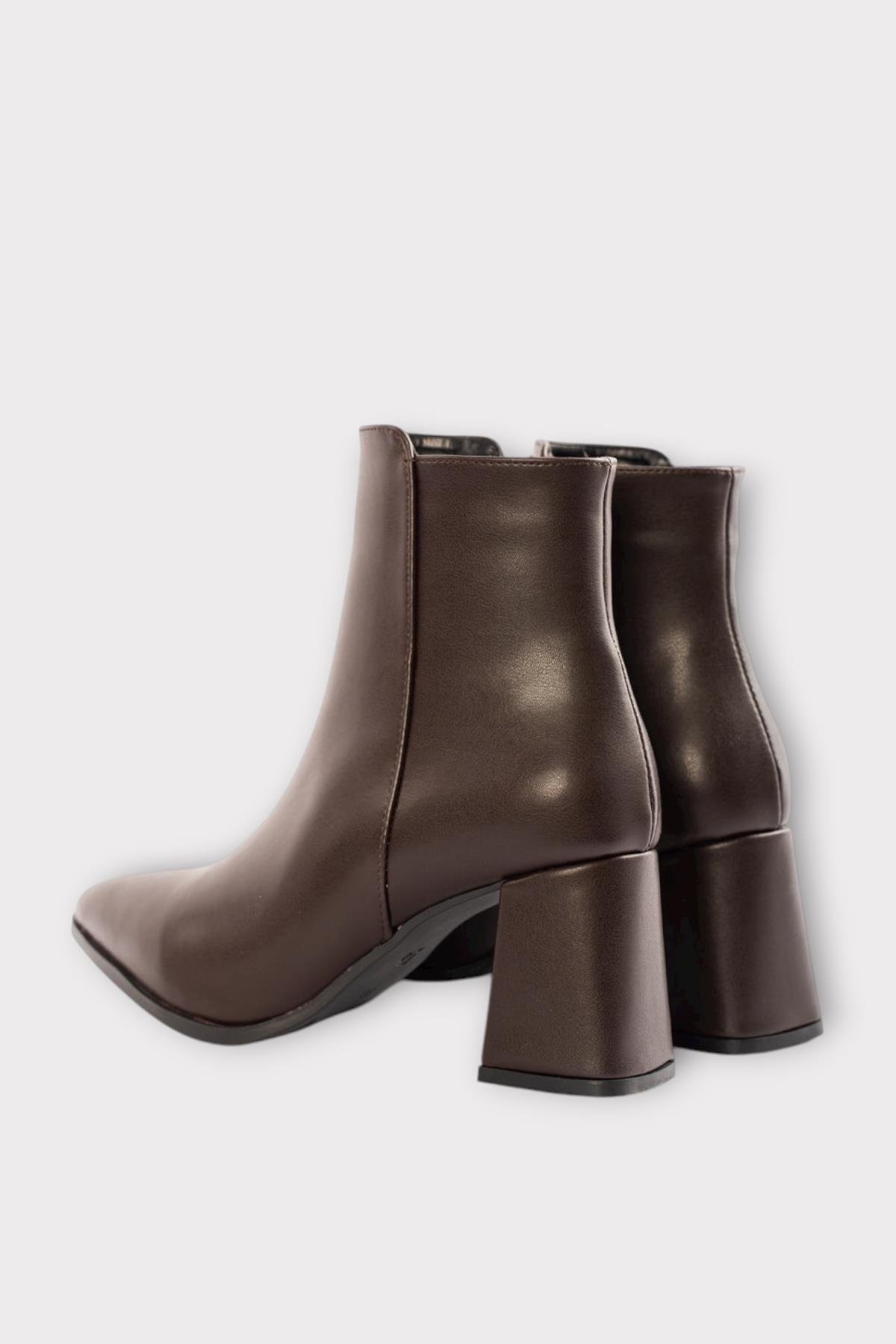 Kalın Topuk Sivri Burun Fermuarlı Kadın Bot KAHVERENGİ - Görsel 6