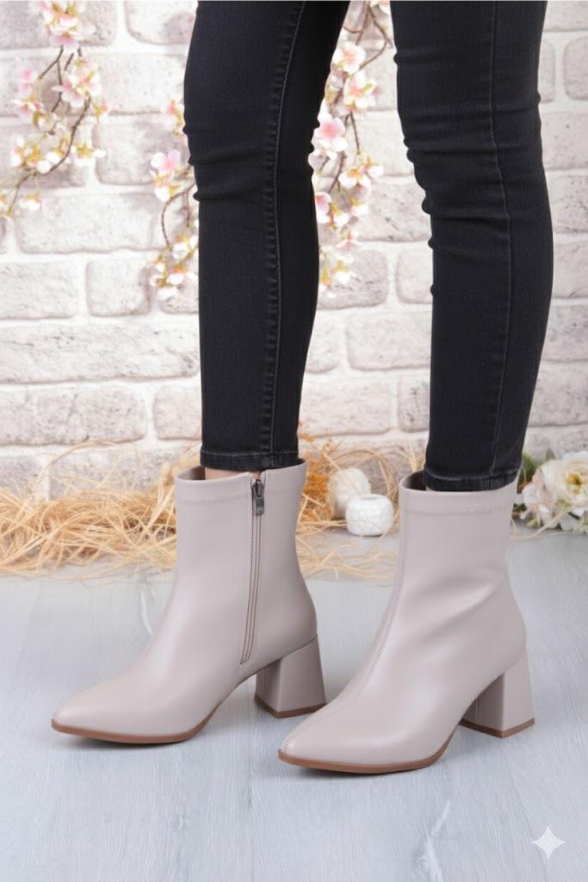 1193 Uraz Rahat 6 Cm Kalın Topuk Yüksekliği Sivri Burun Kadın Bot - Görsel 3