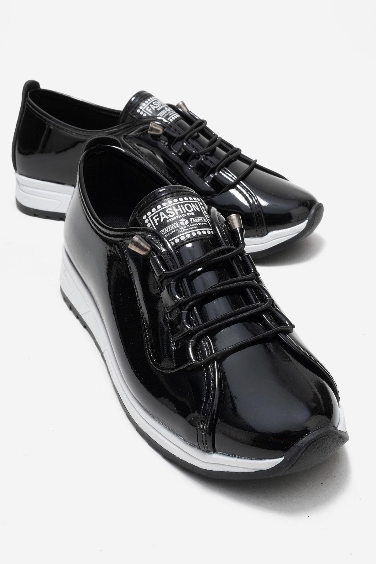 Yumuşak Tabanlı Lastik Bağcıklı Kadın Ayakkabı SİYAH RUGAN - Görsel 2